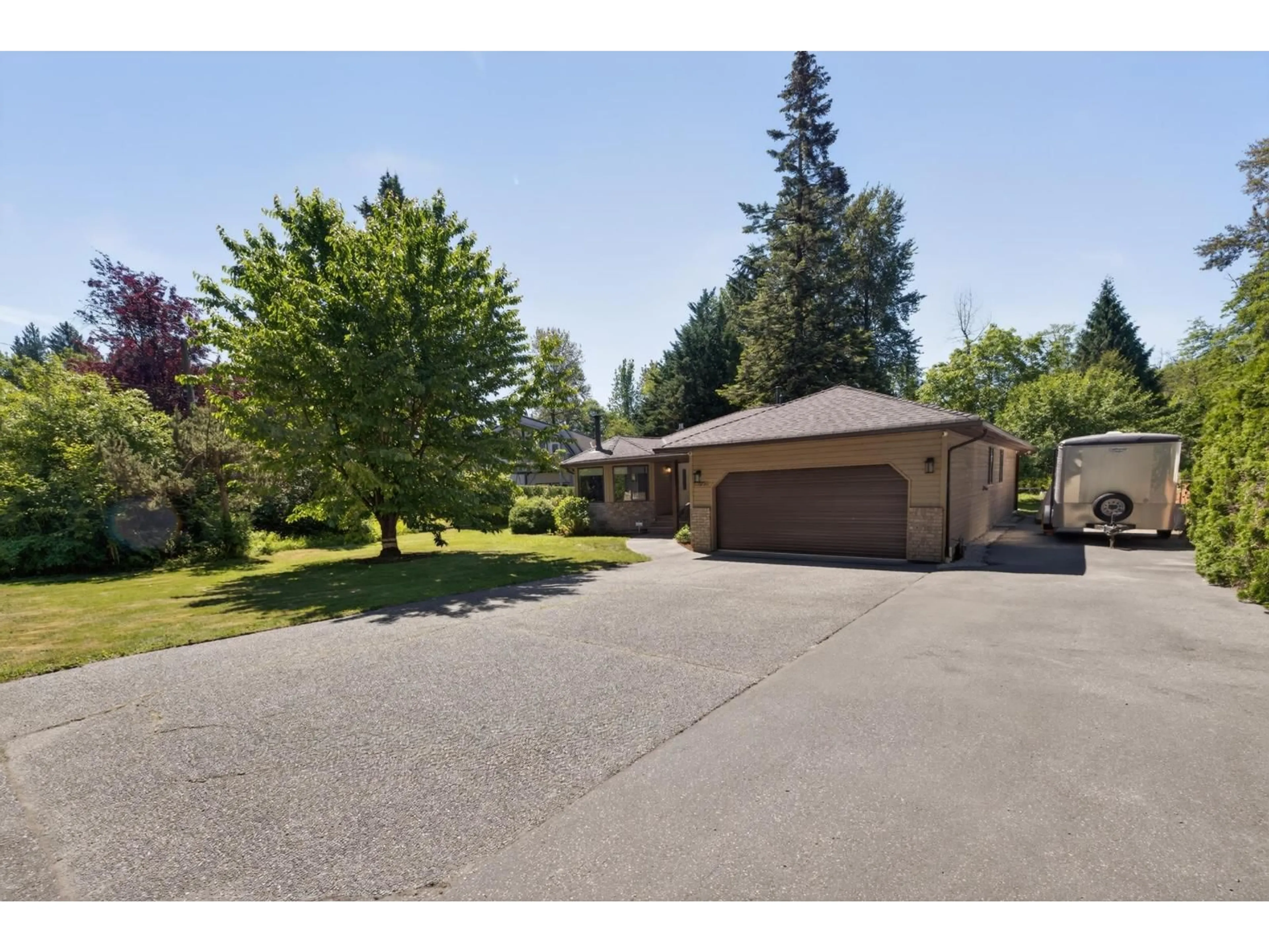 A pic from outside/outdoor area/front of a property/back of a property/a pic from drone, street for 21050 YEOMANS CRESCENT, Langley British Columbia V1M2P7