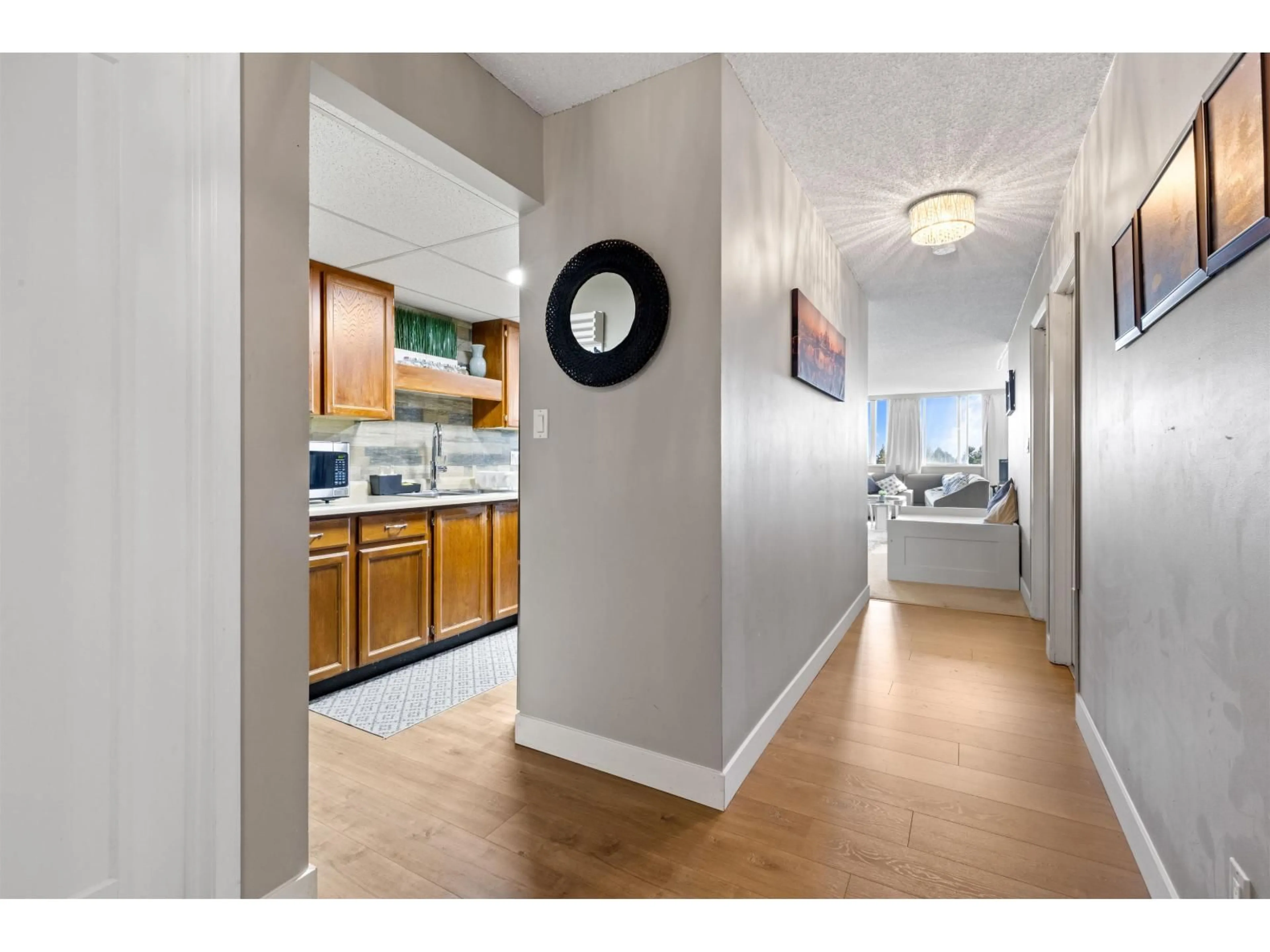Indoor entryway for 603 - 11881 88 AVENUE, Delta British Columbia V4C8A2