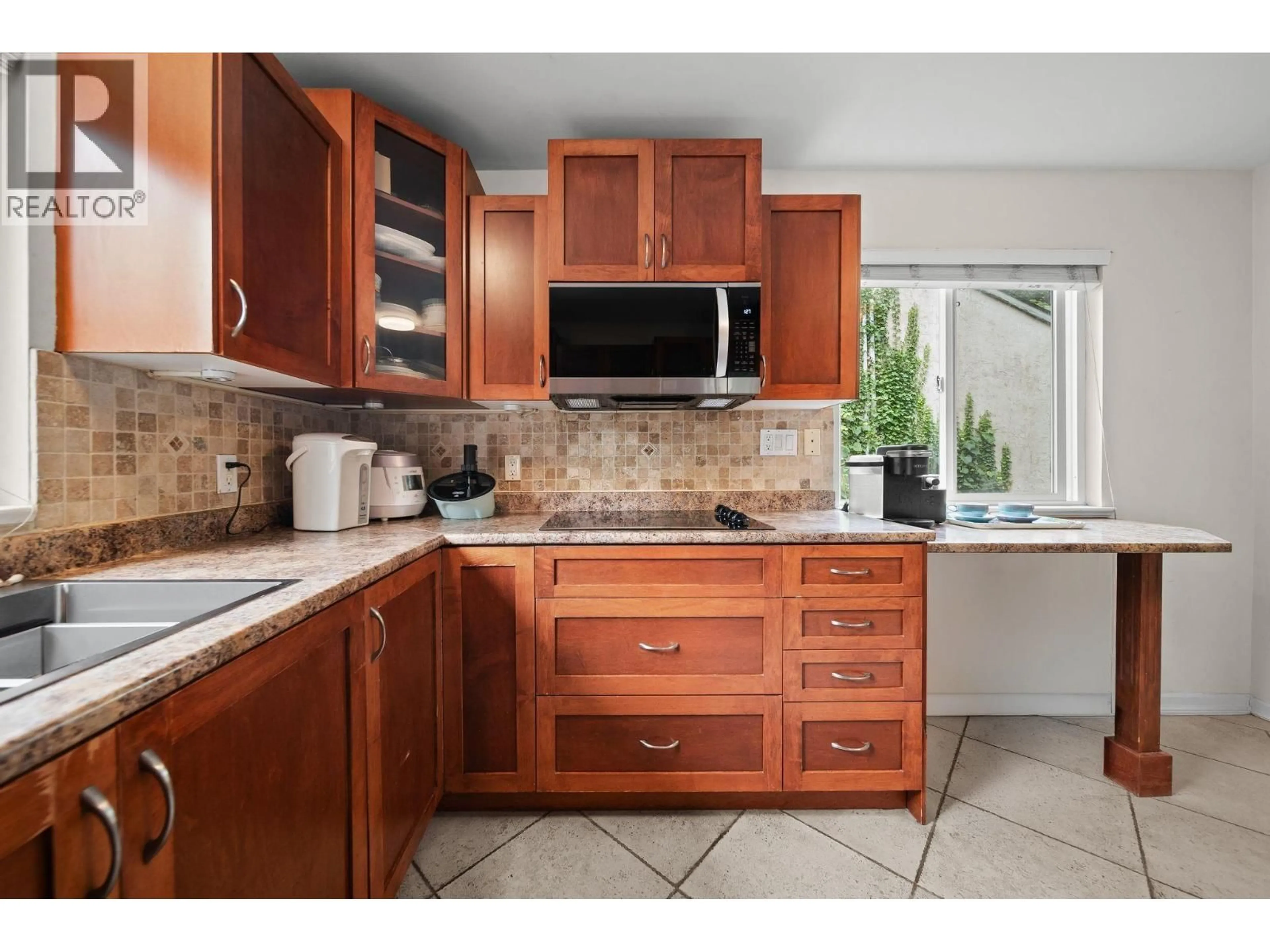 Standard kitchen, ceramic/tile floor for 1003 WINDWARD DRIVE, Coquitlam British Columbia V3C4M5