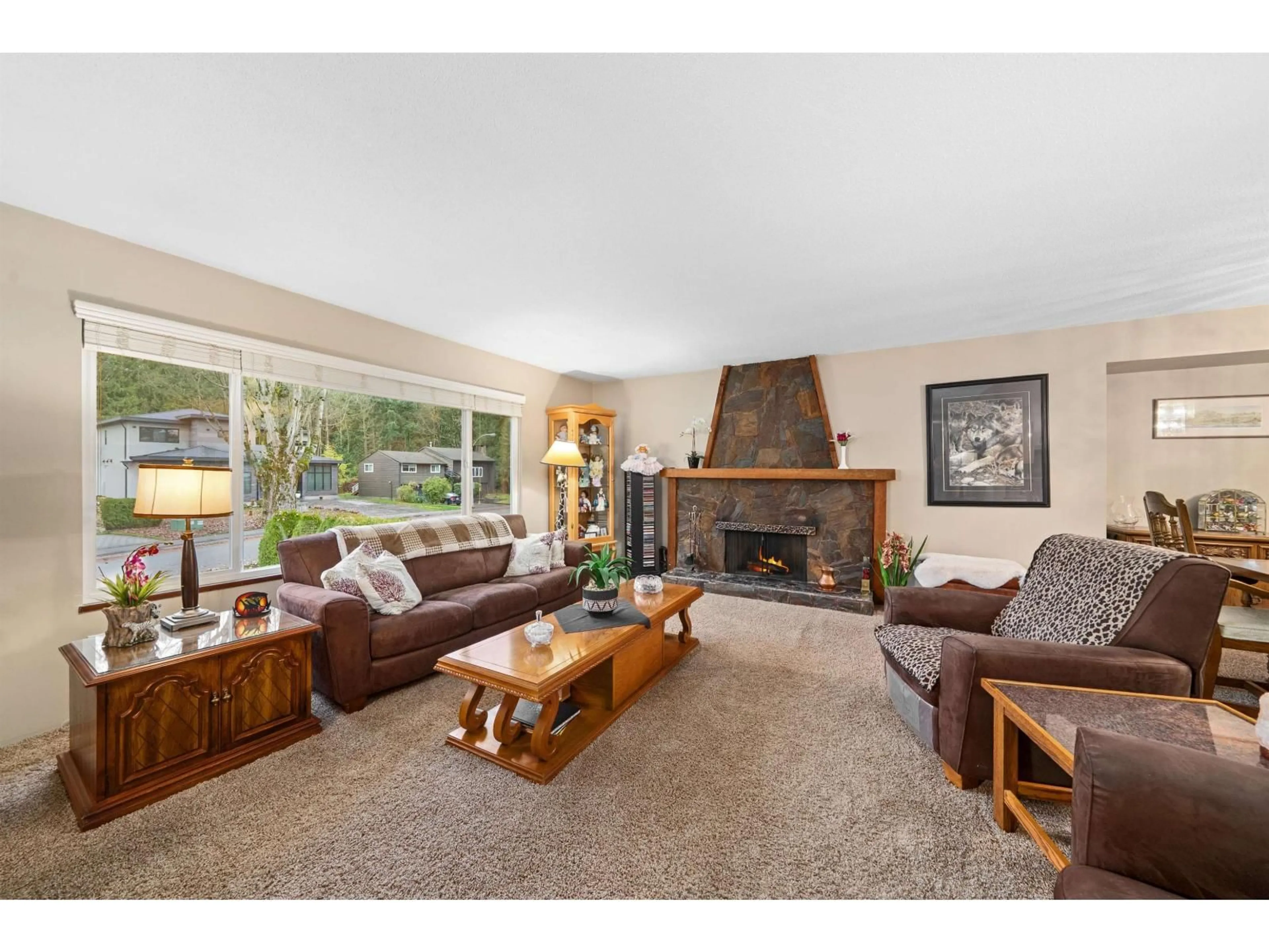 Living room with furniture, unknown for 14974 92A AVENUE, Surrey British Columbia V3R7A5