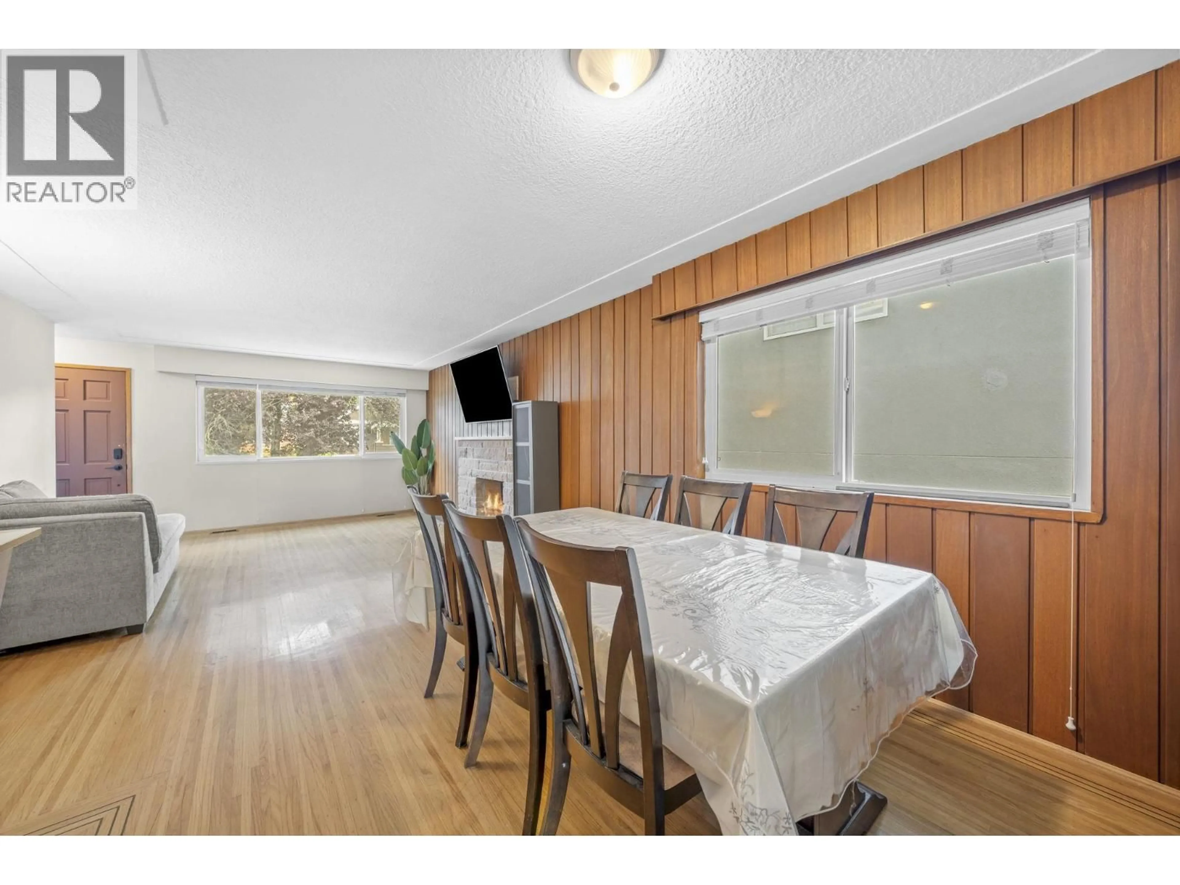 Dining room, wood/laminate floor for 2634 PARKER STREET, Vancouver British Columbia V5K2T4