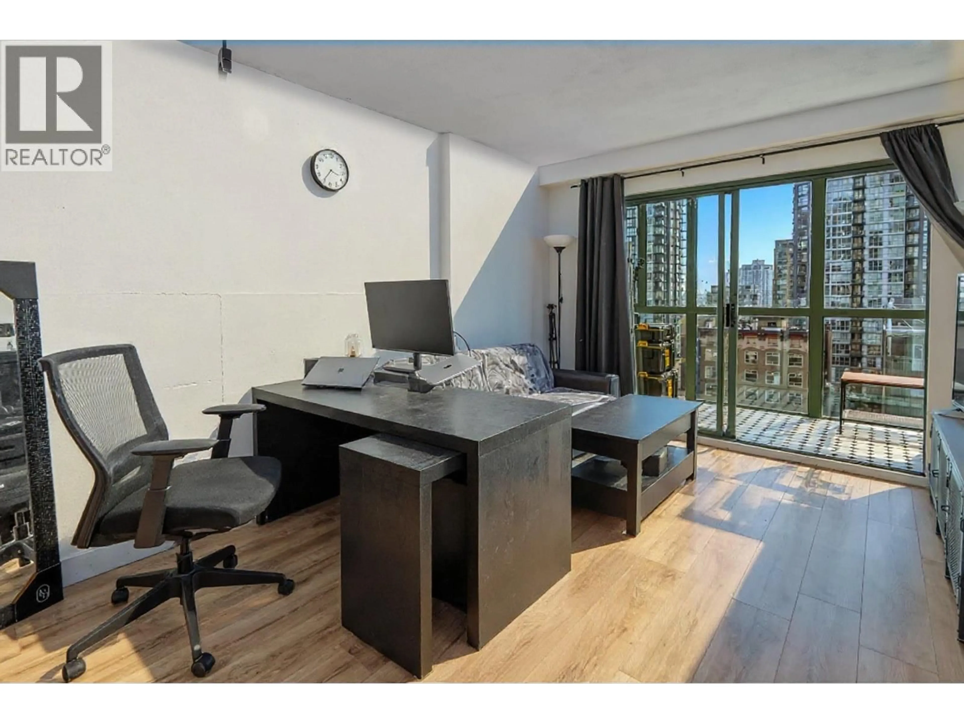 A pic of a room for 905 - 1188 HOWE STREET, Vancouver British Columbia V6Z2S8