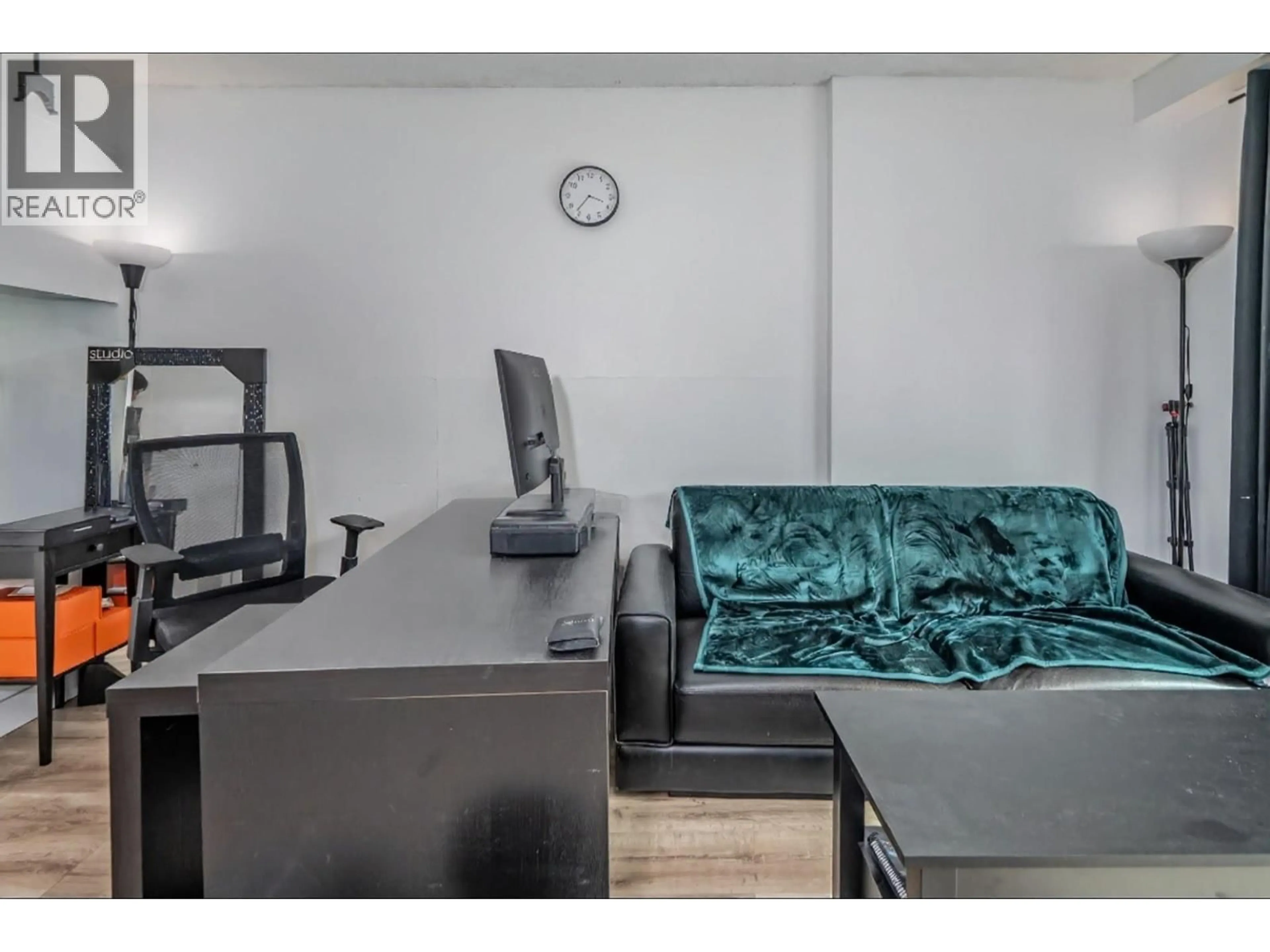 A pic of a room for 905 - 1188 HOWE STREET, Vancouver British Columbia V6Z2S8