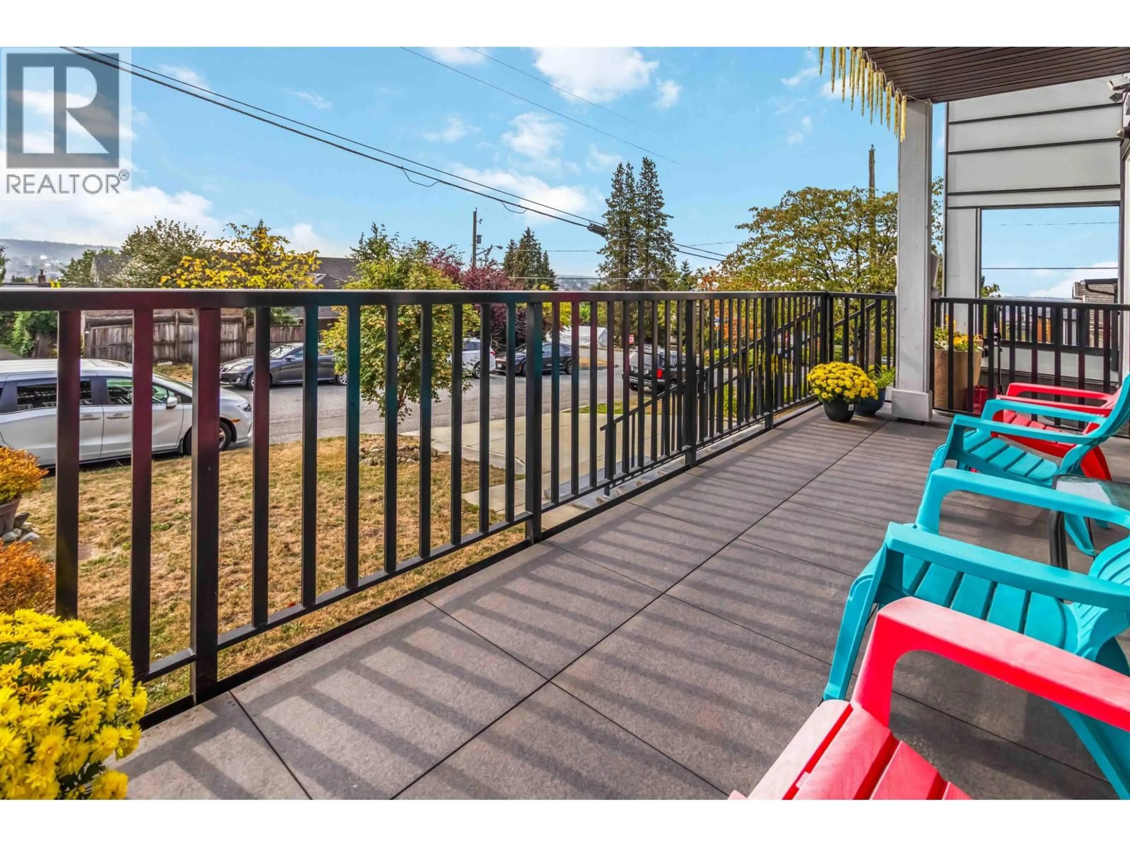 Patio, street for 2237 DUBLIN STREET, New Westminster British Columbia V3M3B2