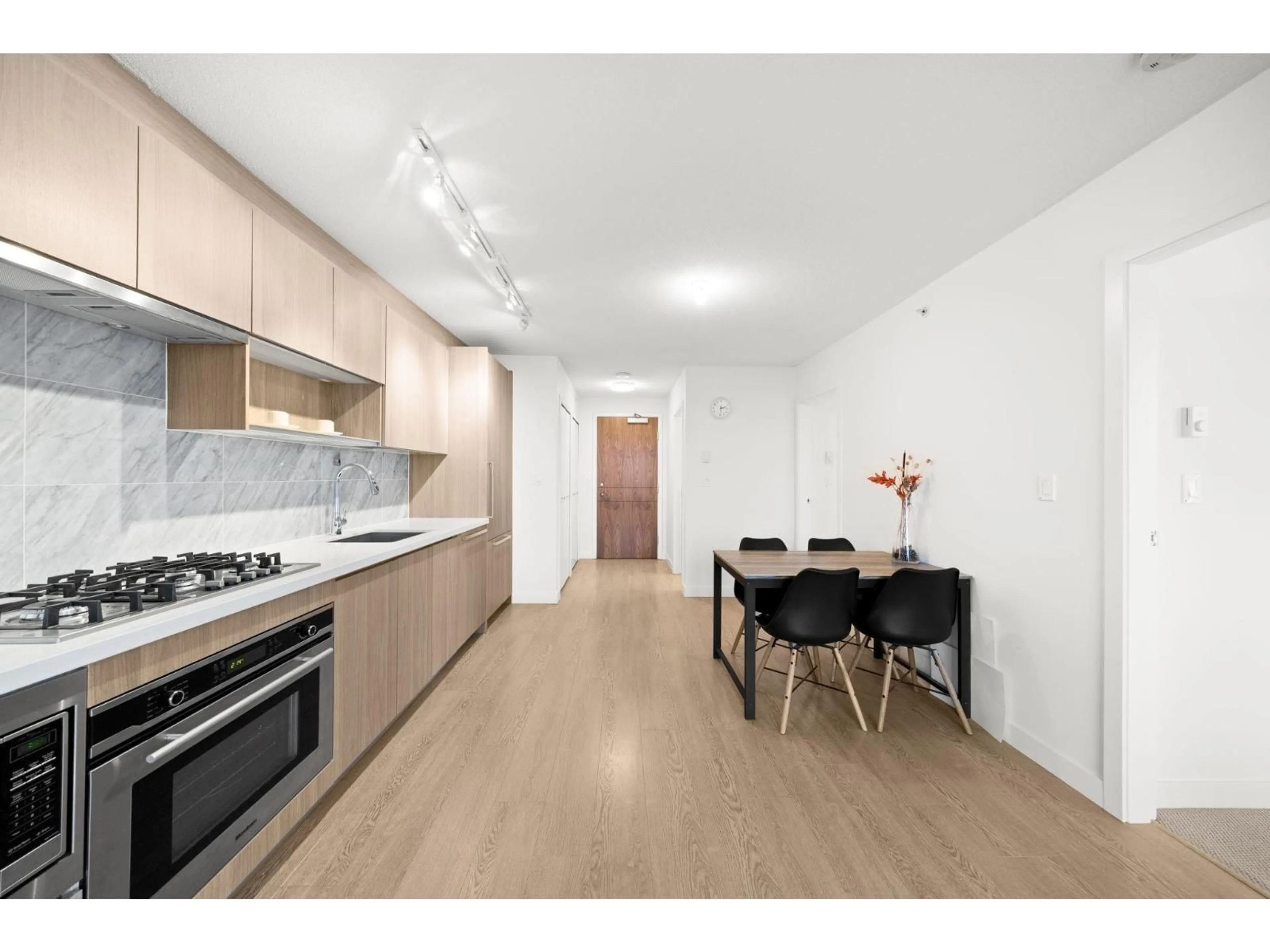 Standard kitchen, unknown for 3209 - 13696 100 AVENUE, Surrey British Columbia V3T0L5