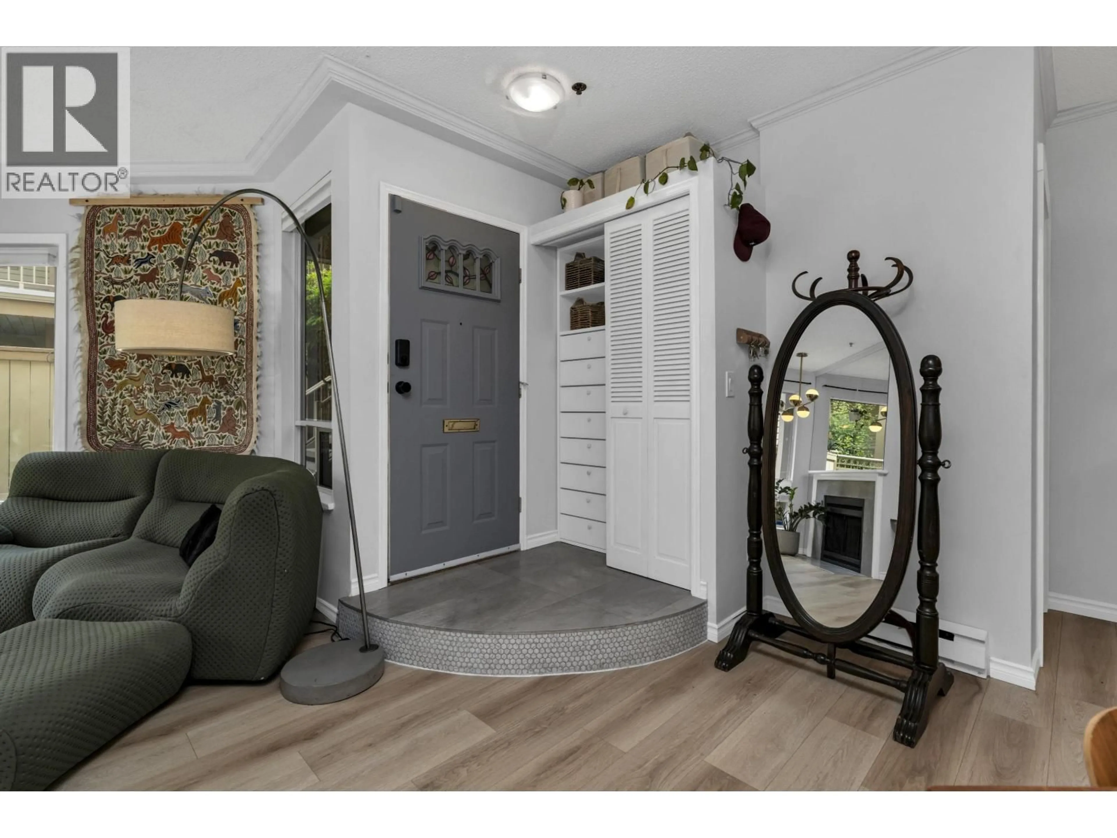 Indoor entryway for 107 - 1100 7TH AVENUE, Vancouver British Columbia V6H1B4