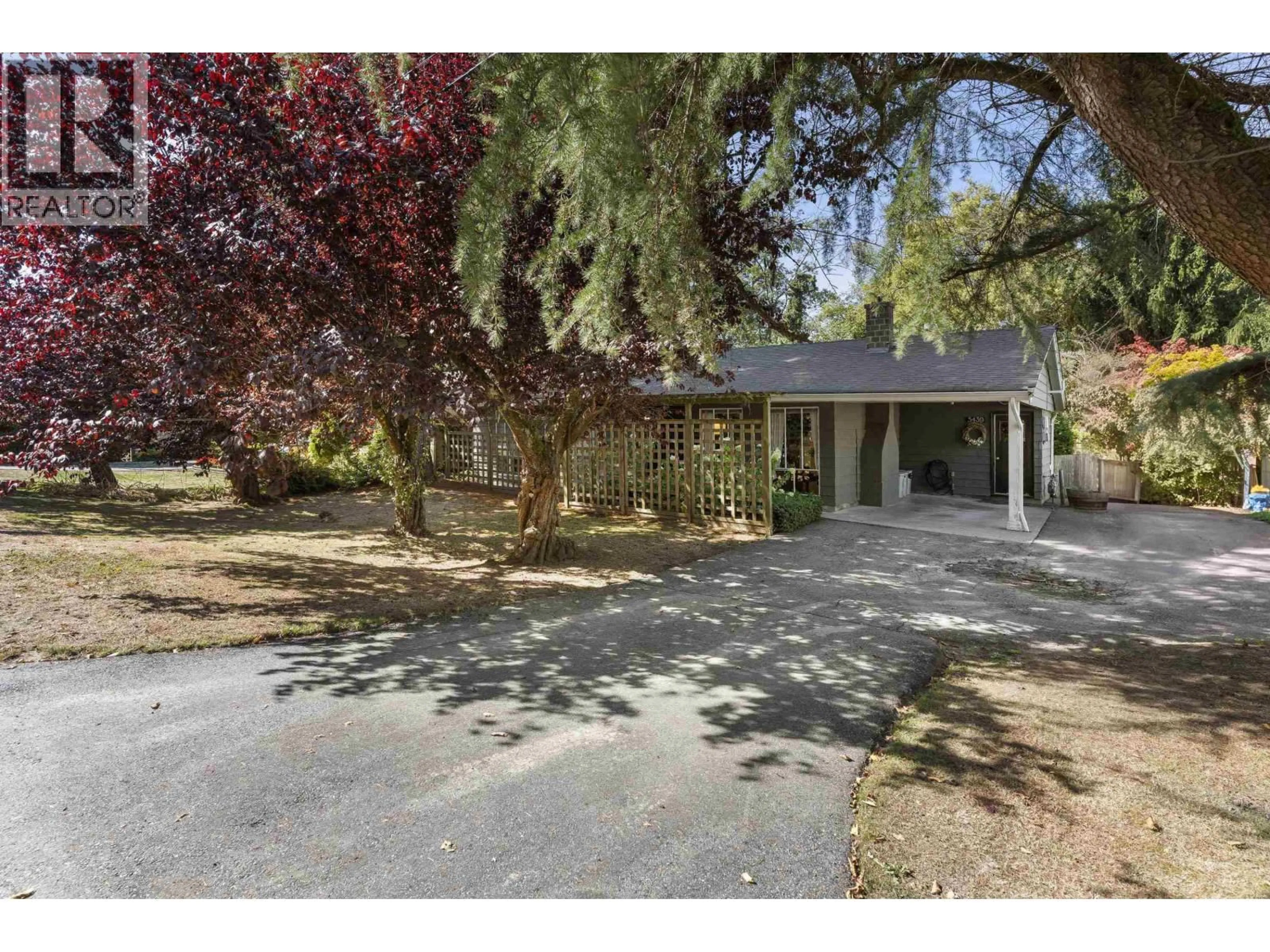 A pic from outside/outdoor area/front of a property/back of a property/a pic from drone, street for 5439 RIVER ROAD, Delta British Columbia V4K1S8