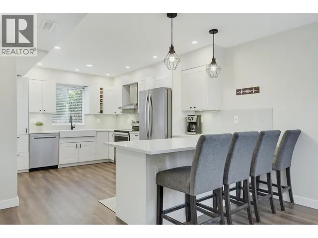 4 - 4890 48 AVENUE, Delta 5