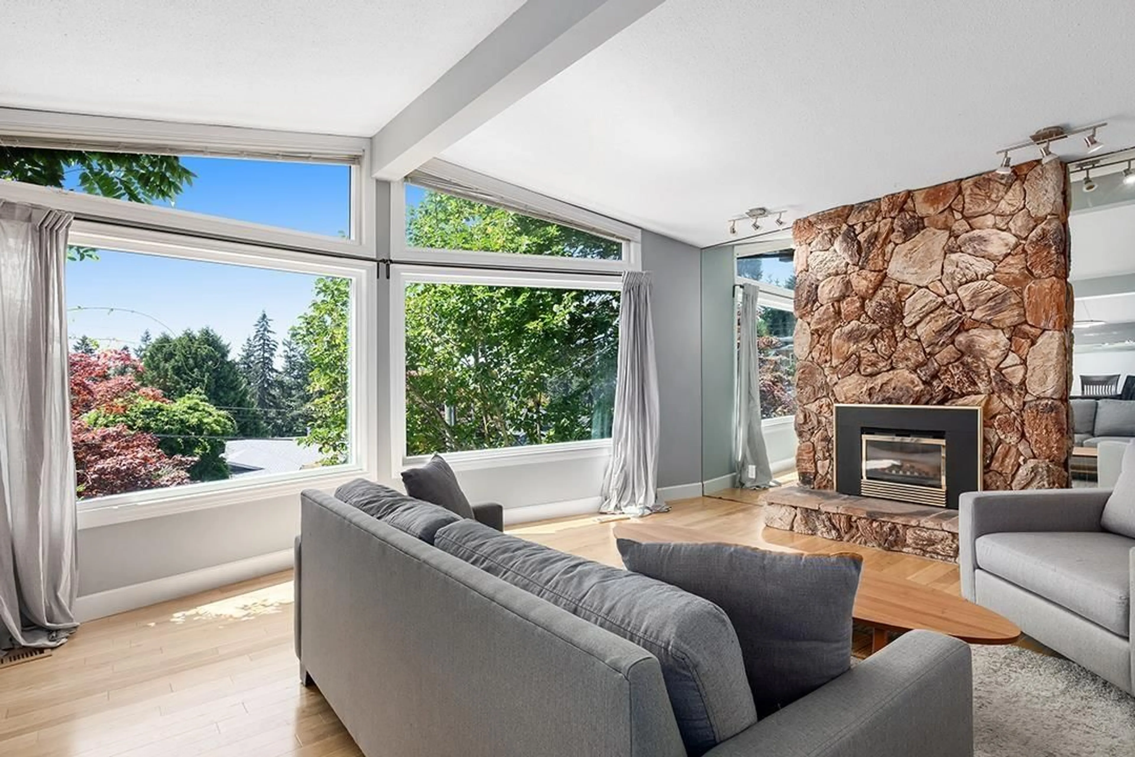 Living room with furniture, unknown for 10641 WESTSIDE DRIVE, Delta British Columbia V4C1R5