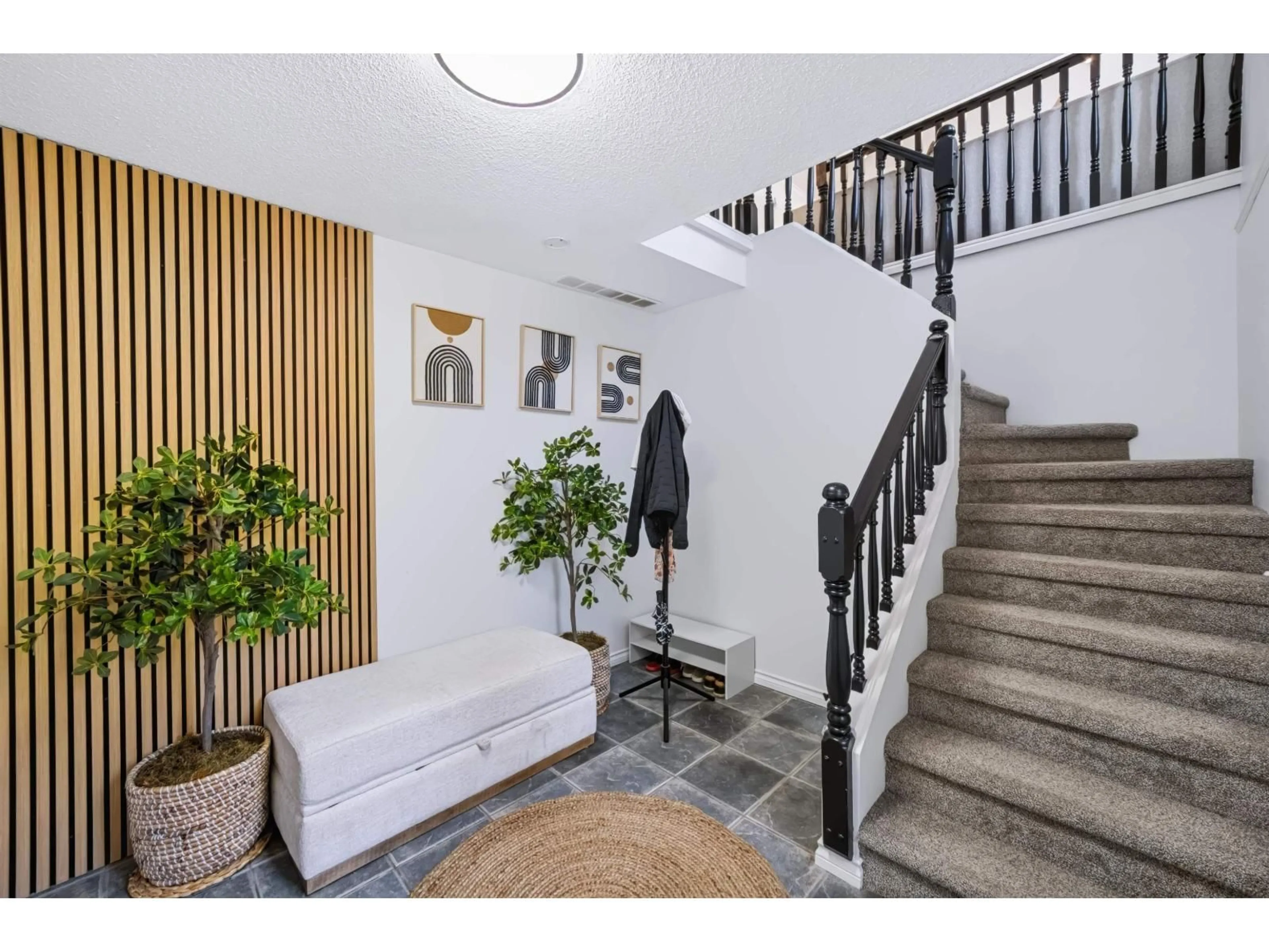 Indoor entryway for 20046 37A AVENUE, Langley British Columbia V3A6K4