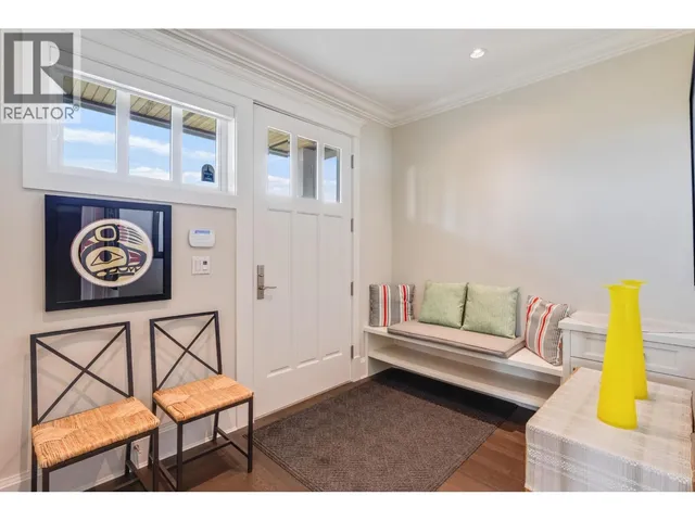 2228 MAHON AVENUE, North Vancouver 3