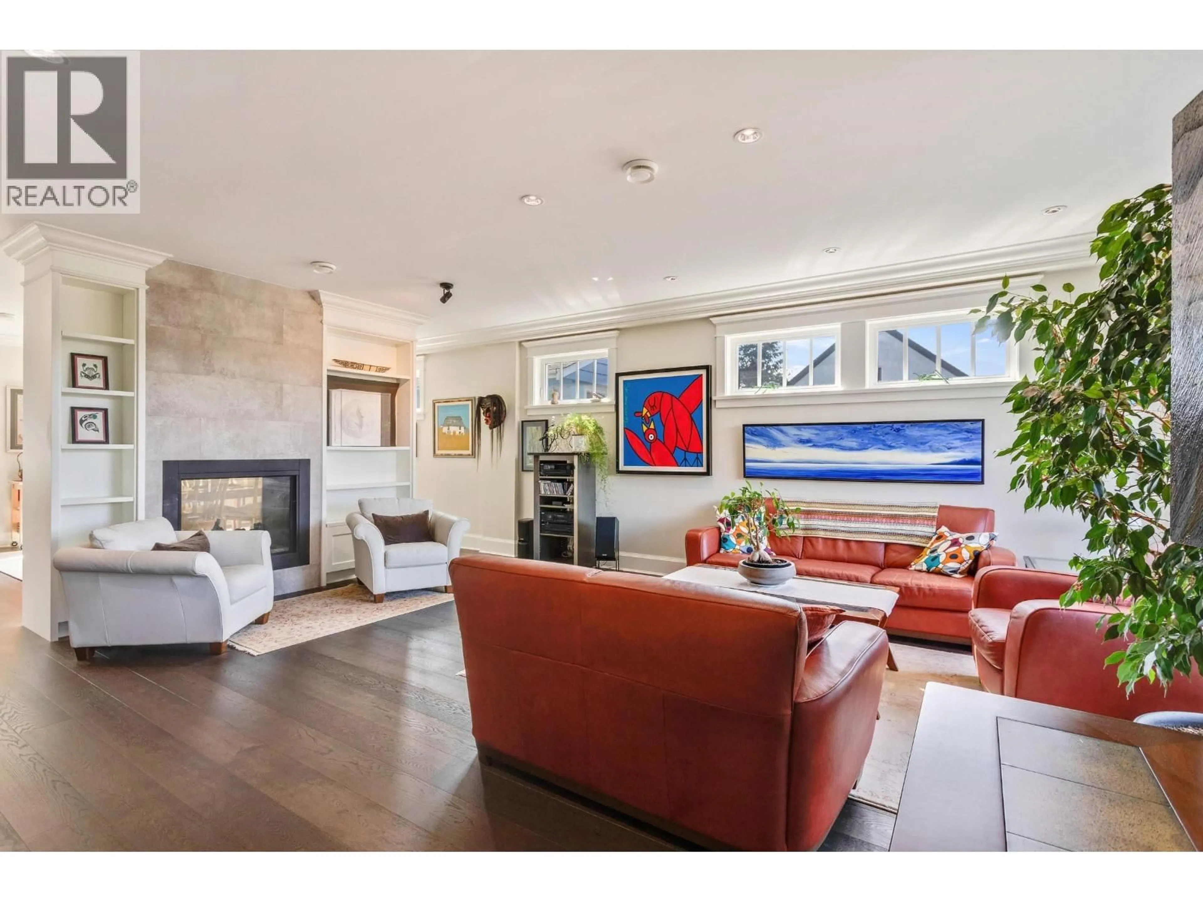Living room with furniture, unknown for 2228 MAHON AVENUE, North Vancouver British Columbia V7M2T9