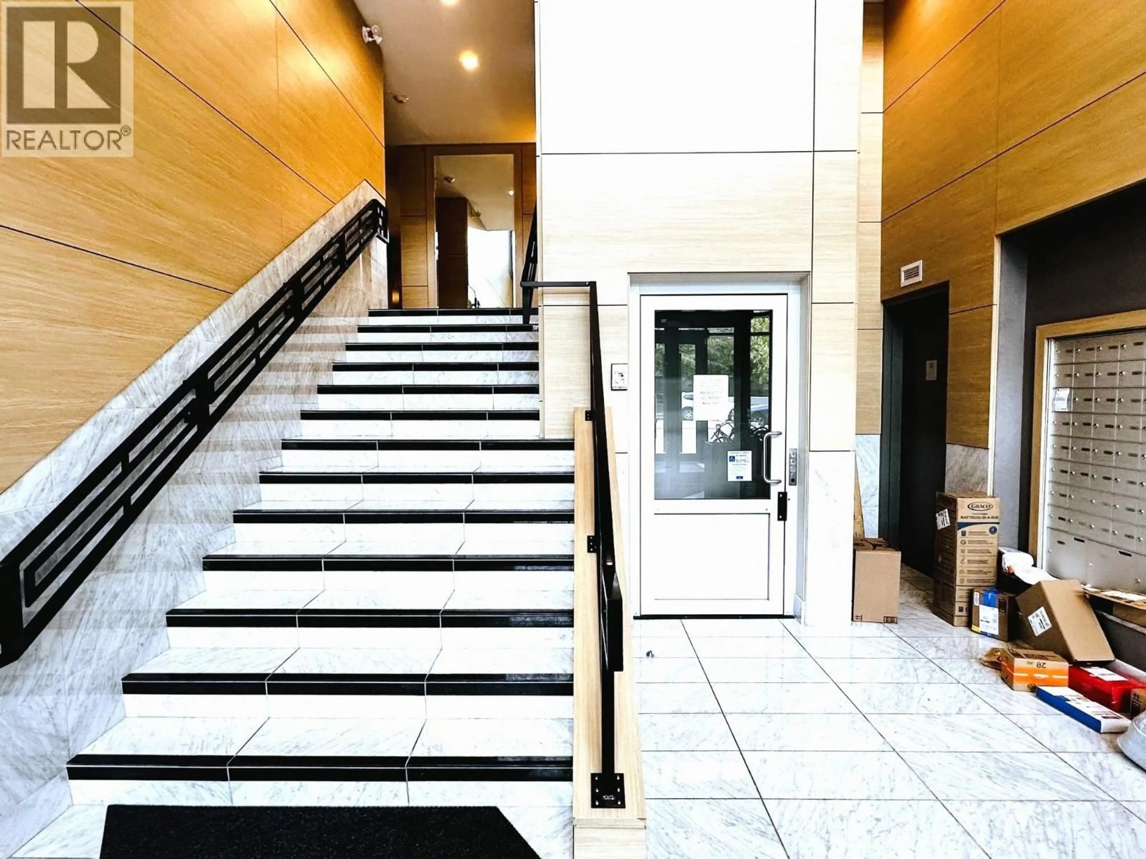 Indoor foyer for 417 - 9213 ODLIN STREET, Richmond British Columbia V6X0V5