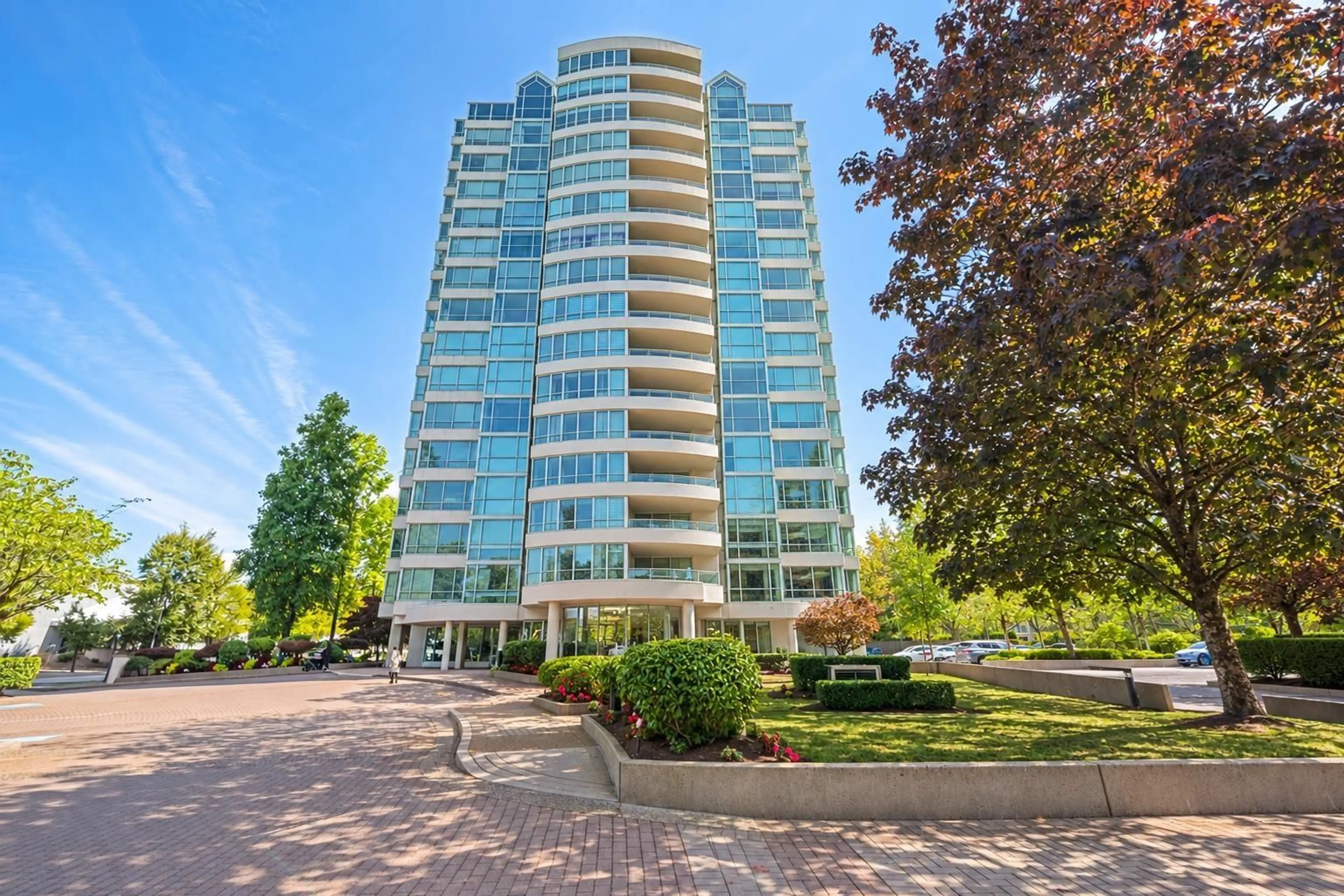 Indoor foyer for 901 - 15038 101 AVENUE, Surrey British Columbia V3R0N2
