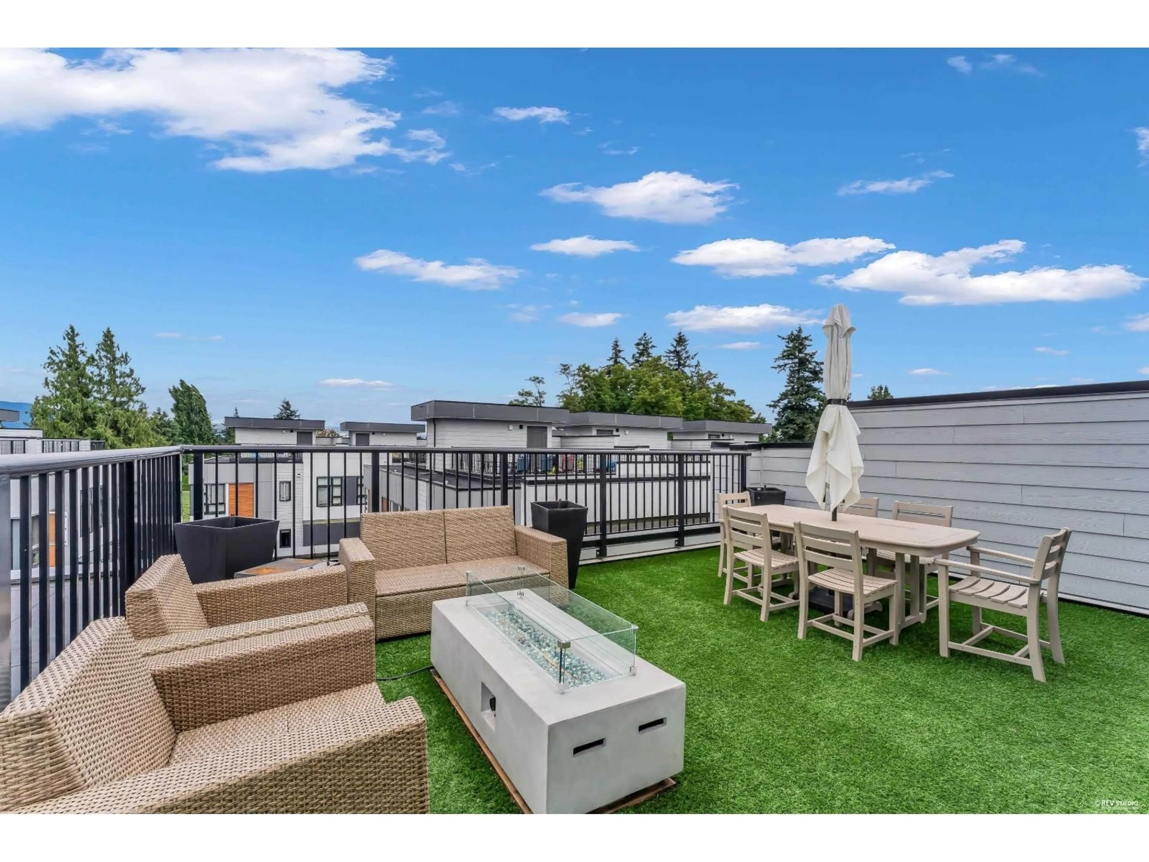 Patio, mountain view for 14 - 1419 MCCALLUM ROAD, Abbotsford British Columbia V2S0N1