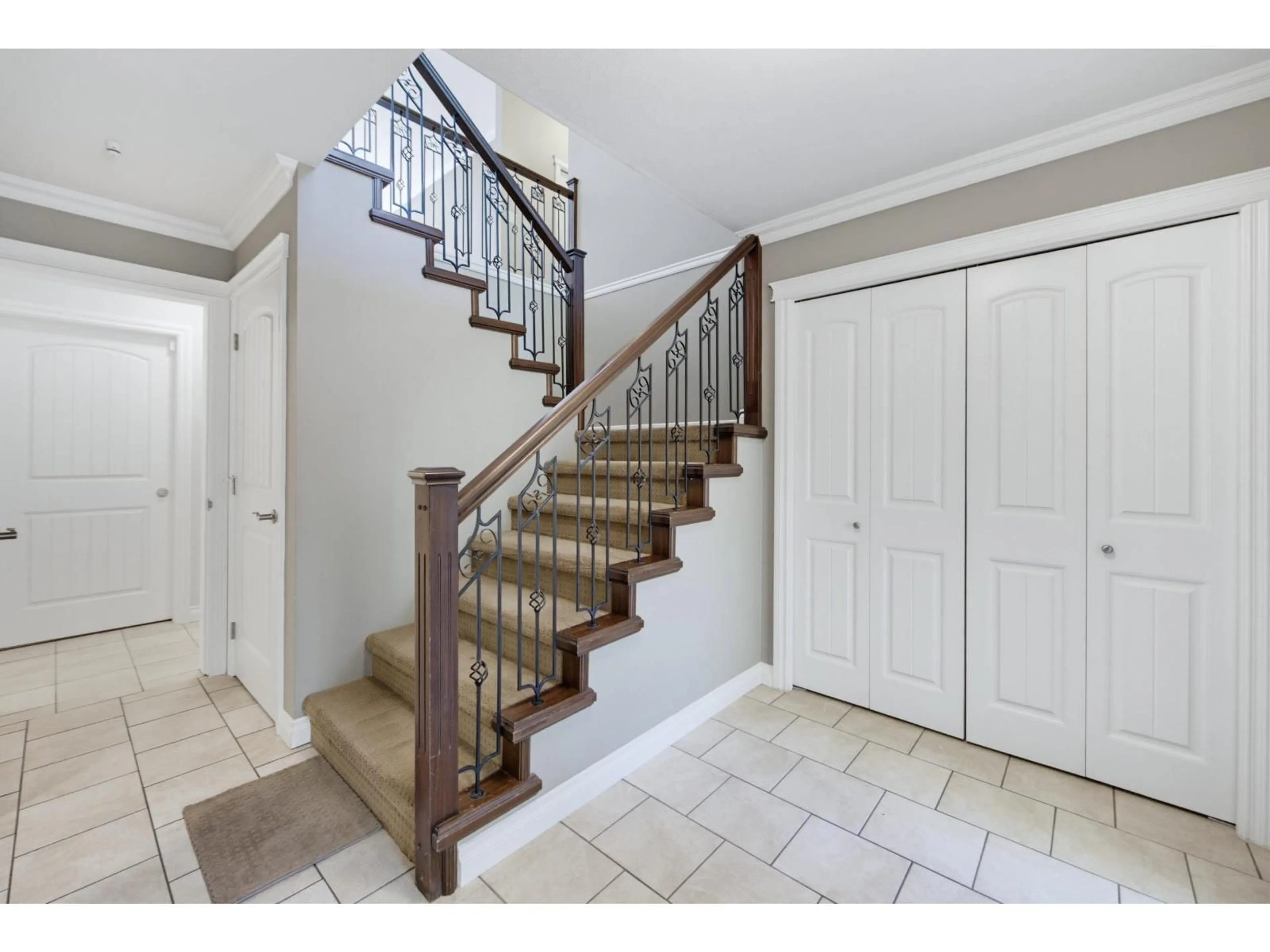 Unknown for 8886 EMIRY STREET, Mission British Columbia V4S1A6