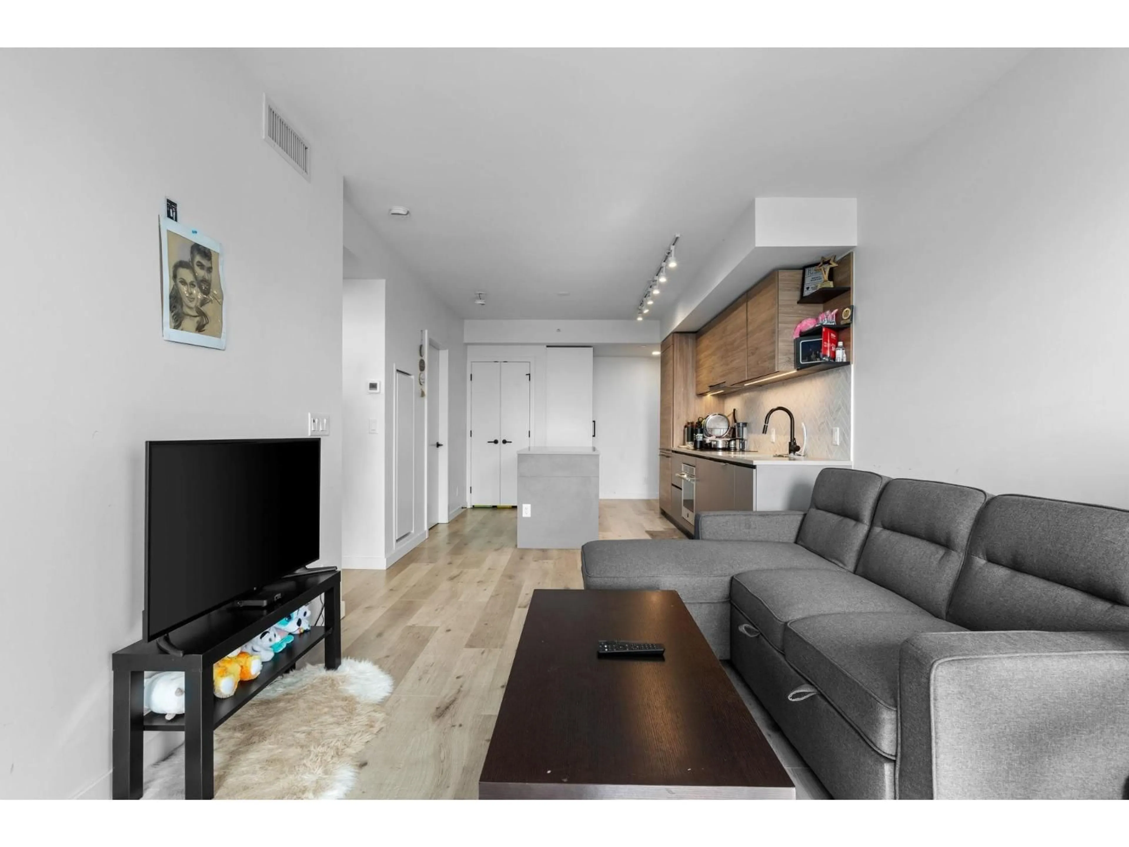 Living room with furniture, unknown for 3012 - 10448 UNIVERSITY DRIVE, Surrey British Columbia V3T0S7