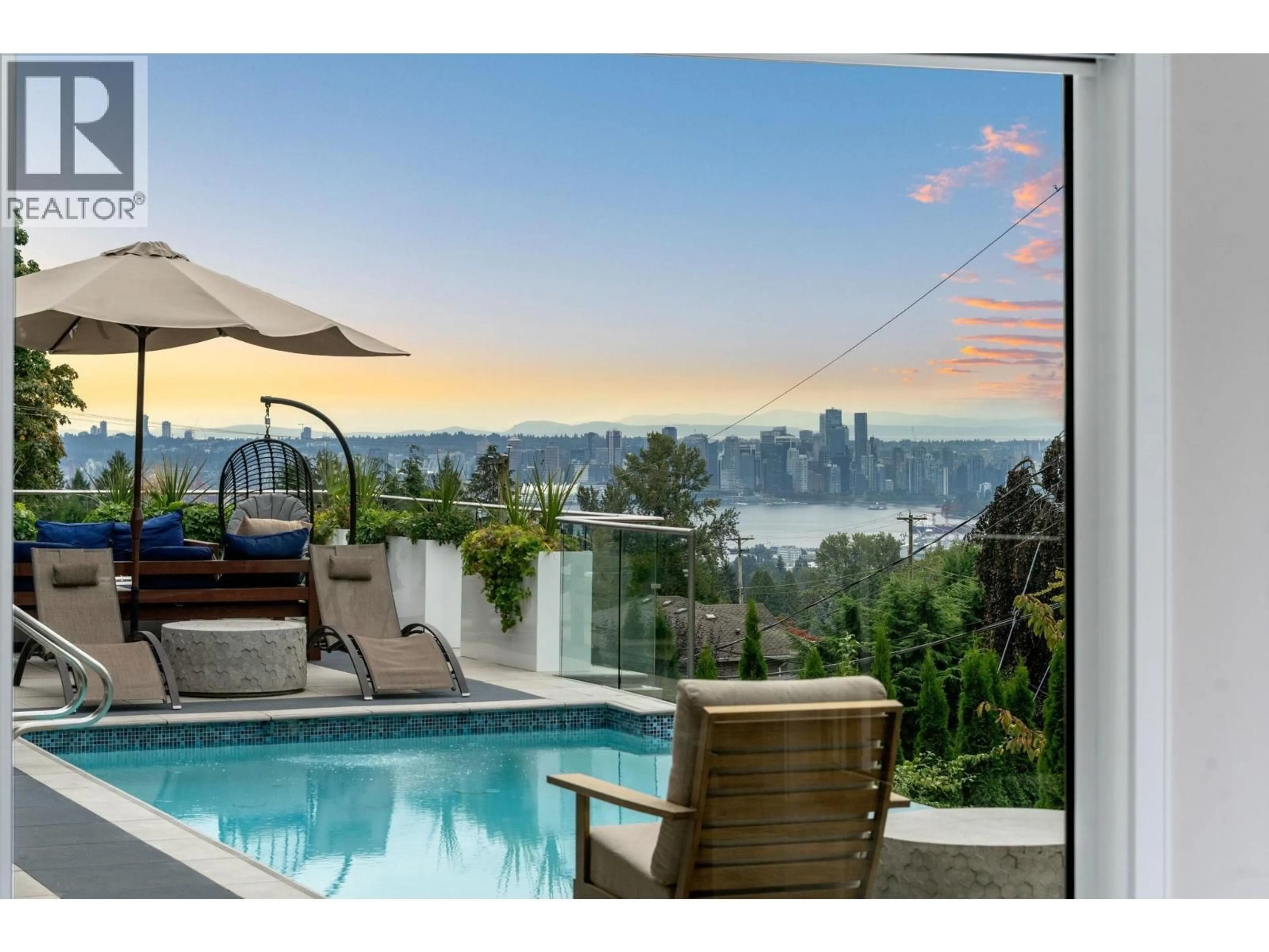 Pool for 3980 NORWOOD AVENUE, North Vancouver British Columbia V7N3R3