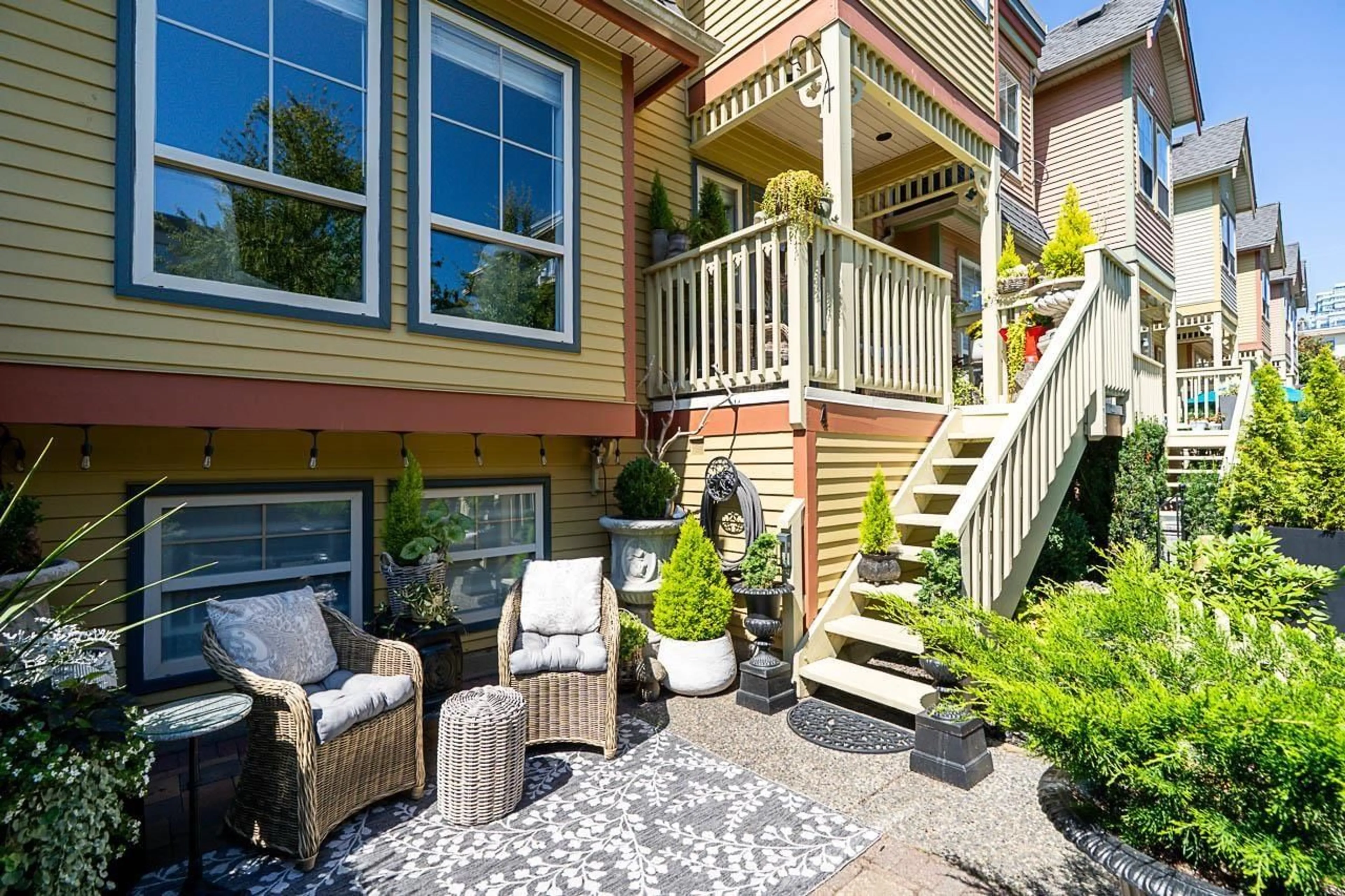 Patio, street for 4 - 15151 BUENA VISTA AVENUE, White Rock British Columbia V4B1Y2