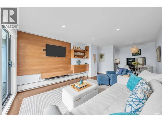 111 - 2040 CORNWALL AVENUE, Vancouver 4