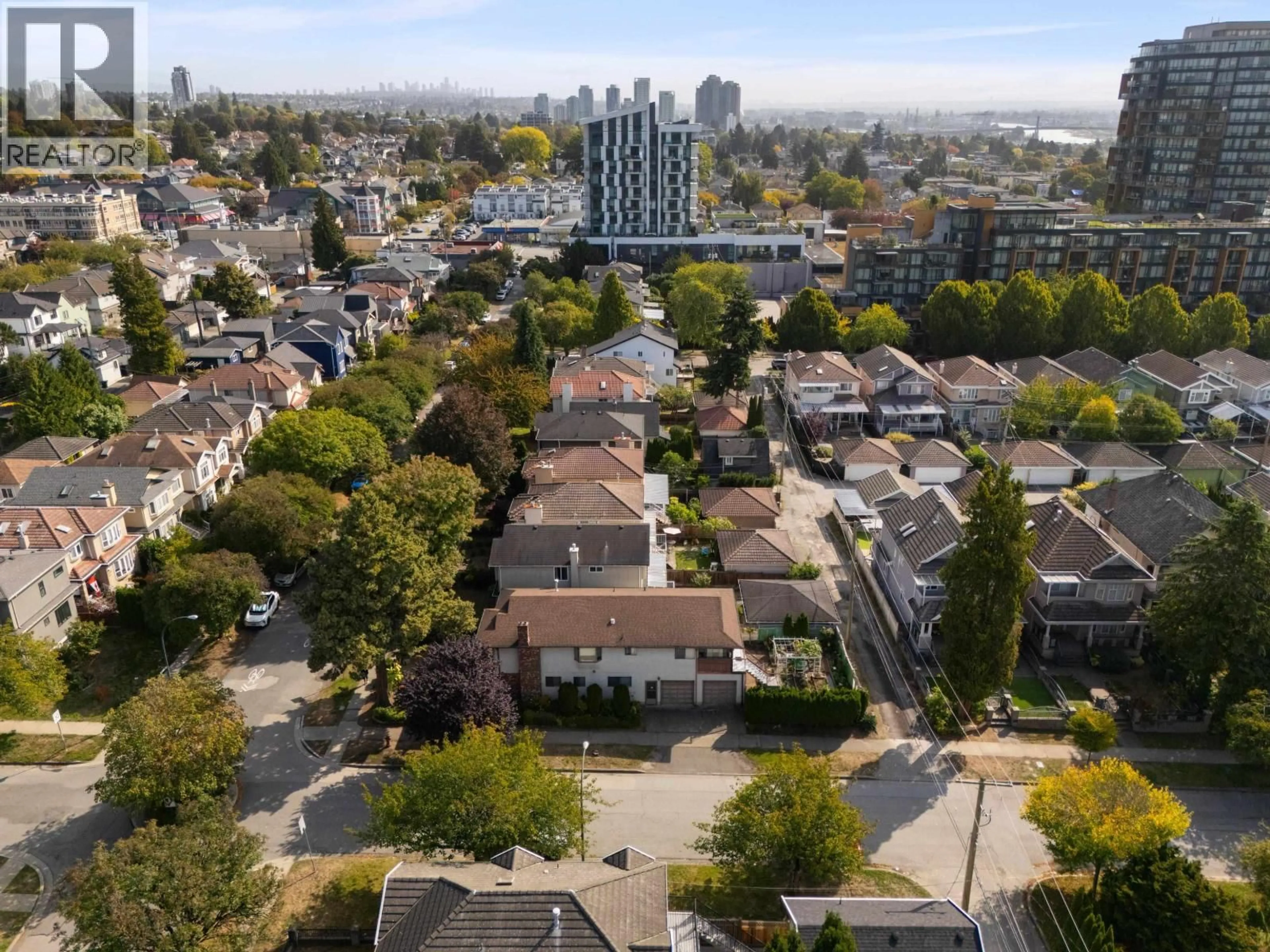 A pic from outside/outdoor area/front of a property/back of a property/a pic from drone, unknown for 1594 68TH AVENUE, Vancouver British Columbia V6P2V5