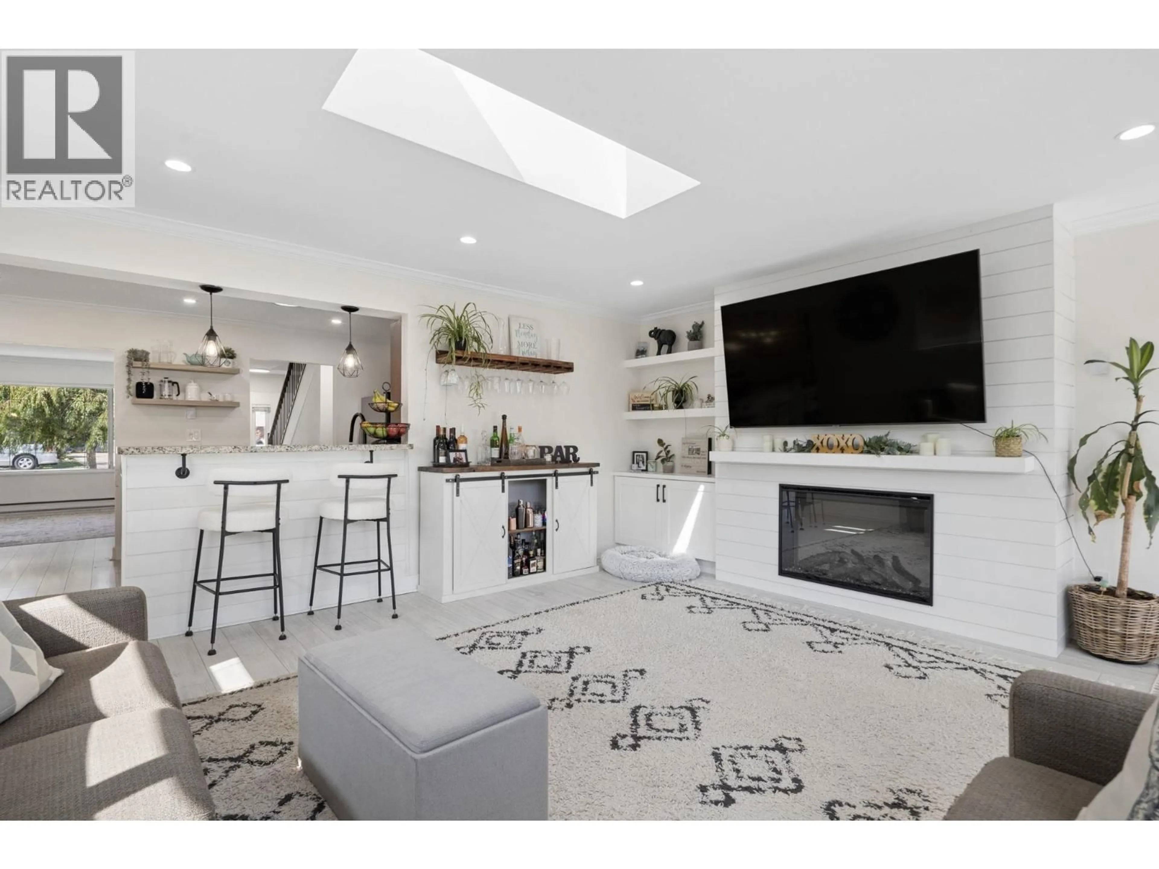 Open concept kitchen, ceramic/tile floor for 5245 MAPLE CRESCENT, Delta British Columbia V4K1G1