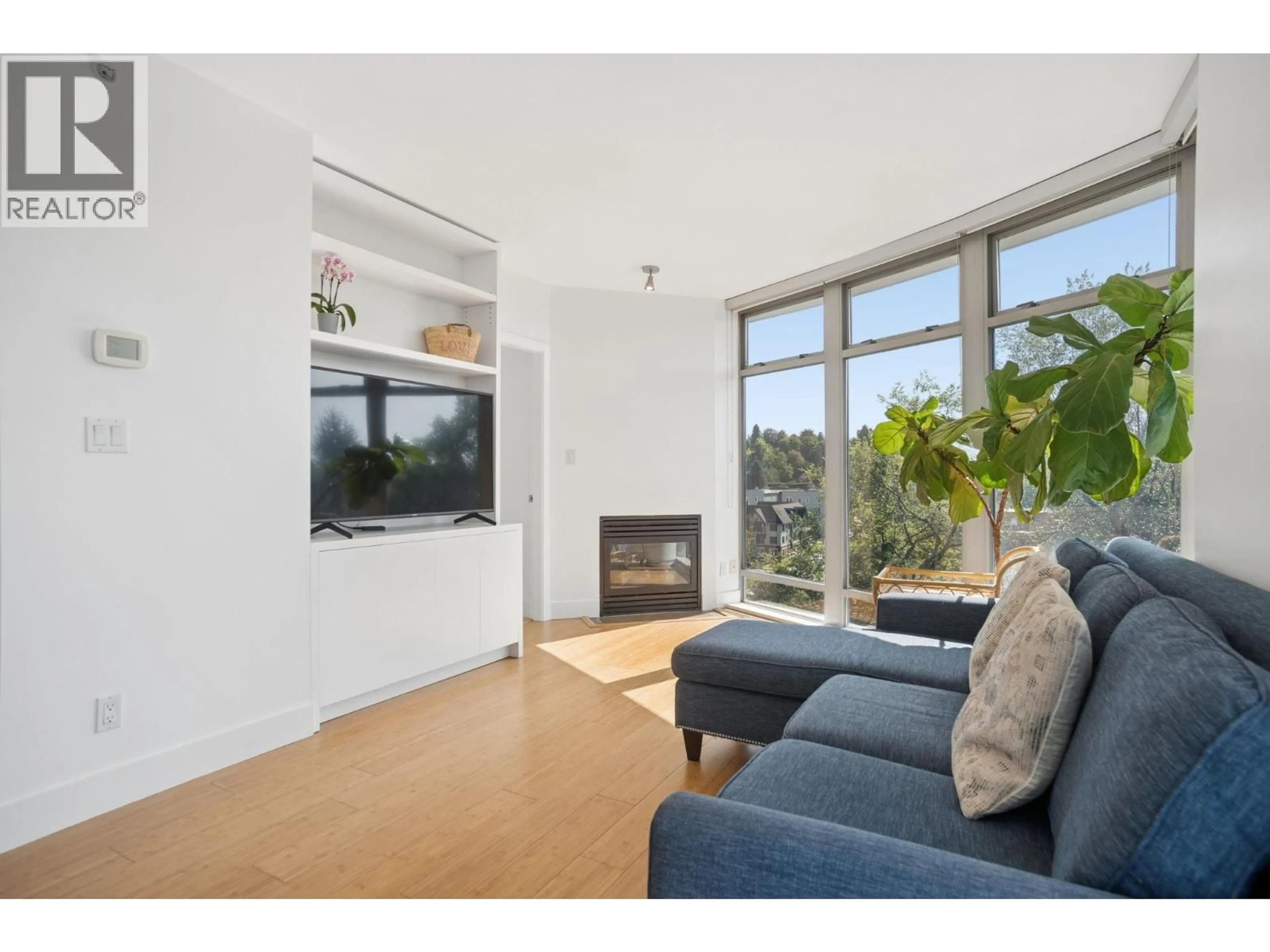 Living room with furniture, unknown for 902 - 2965 FIR STREET, Vancouver British Columbia V6J5M9