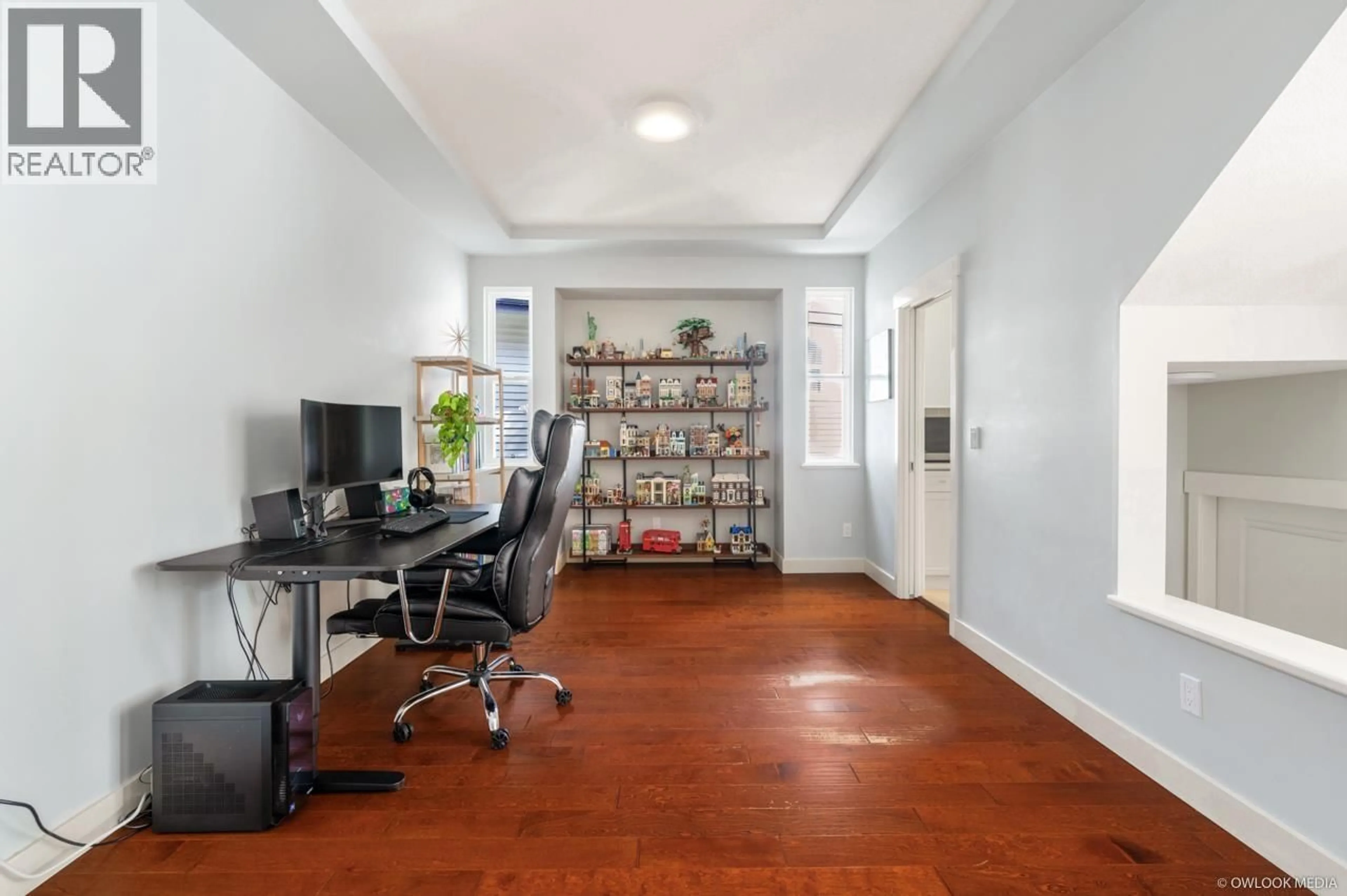 A pic of a room for 22 MAPLE COURT, Port Moody British Columbia V3H5M8