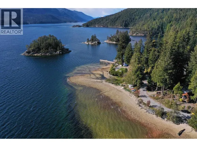 7545 ISLETS PLACE, Sechelt 5