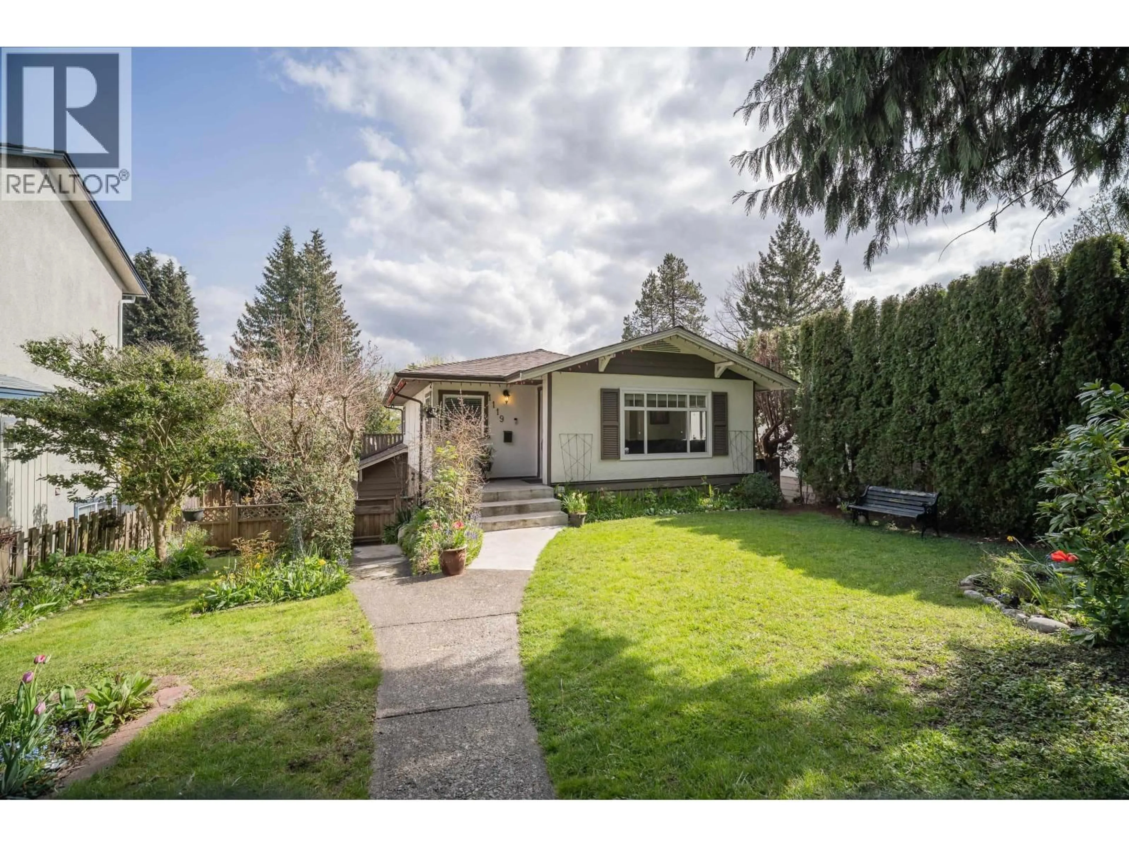 Unknown for 1119 CLOVERLEY STREET, North Vancouver British Columbia V7L1N7