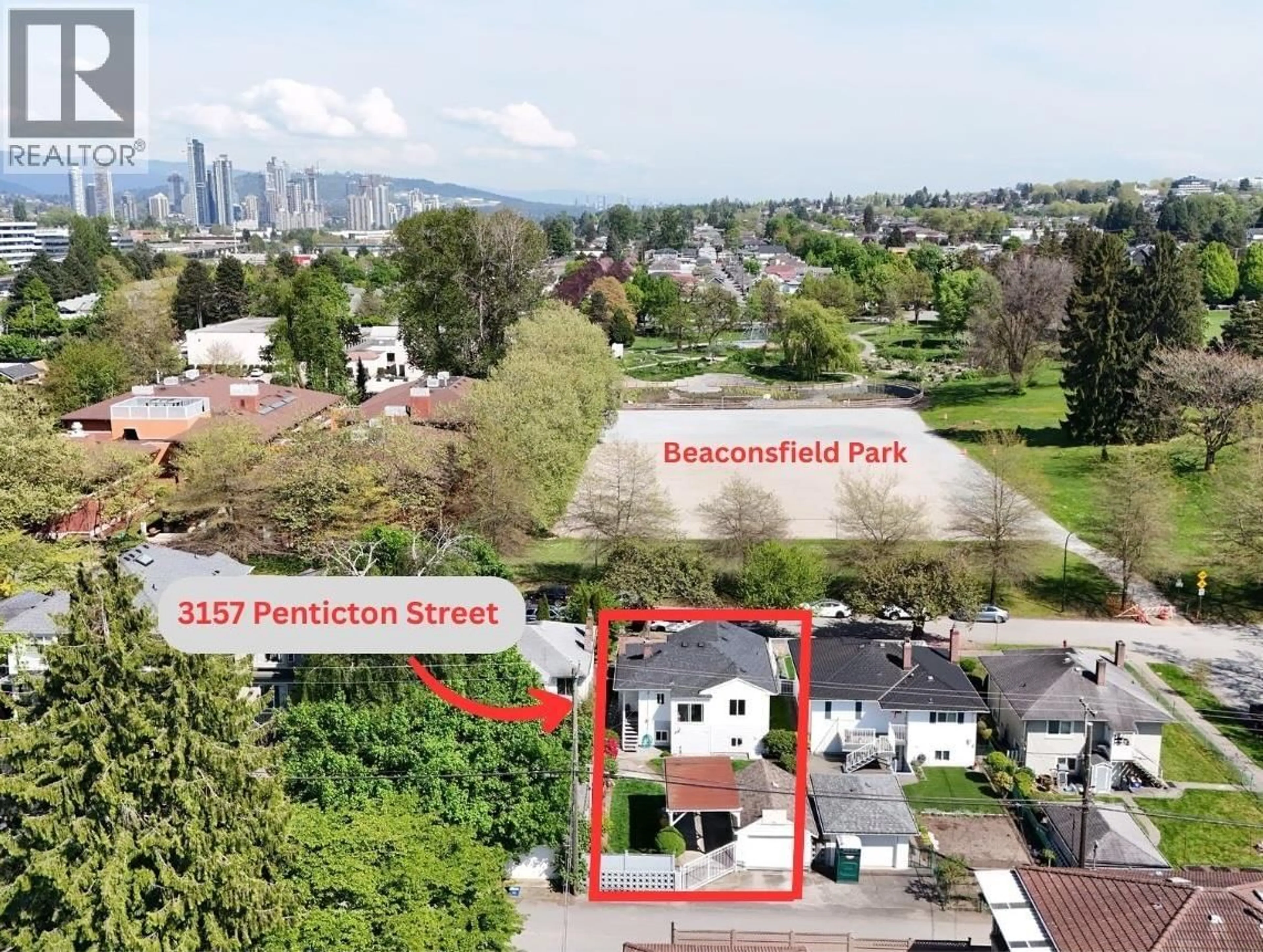 A pic from outside/outdoor area/front of a property/back of a property/a pic from drone, street for 3157 PENTICTON STREET, Vancouver British Columbia V5M3C6