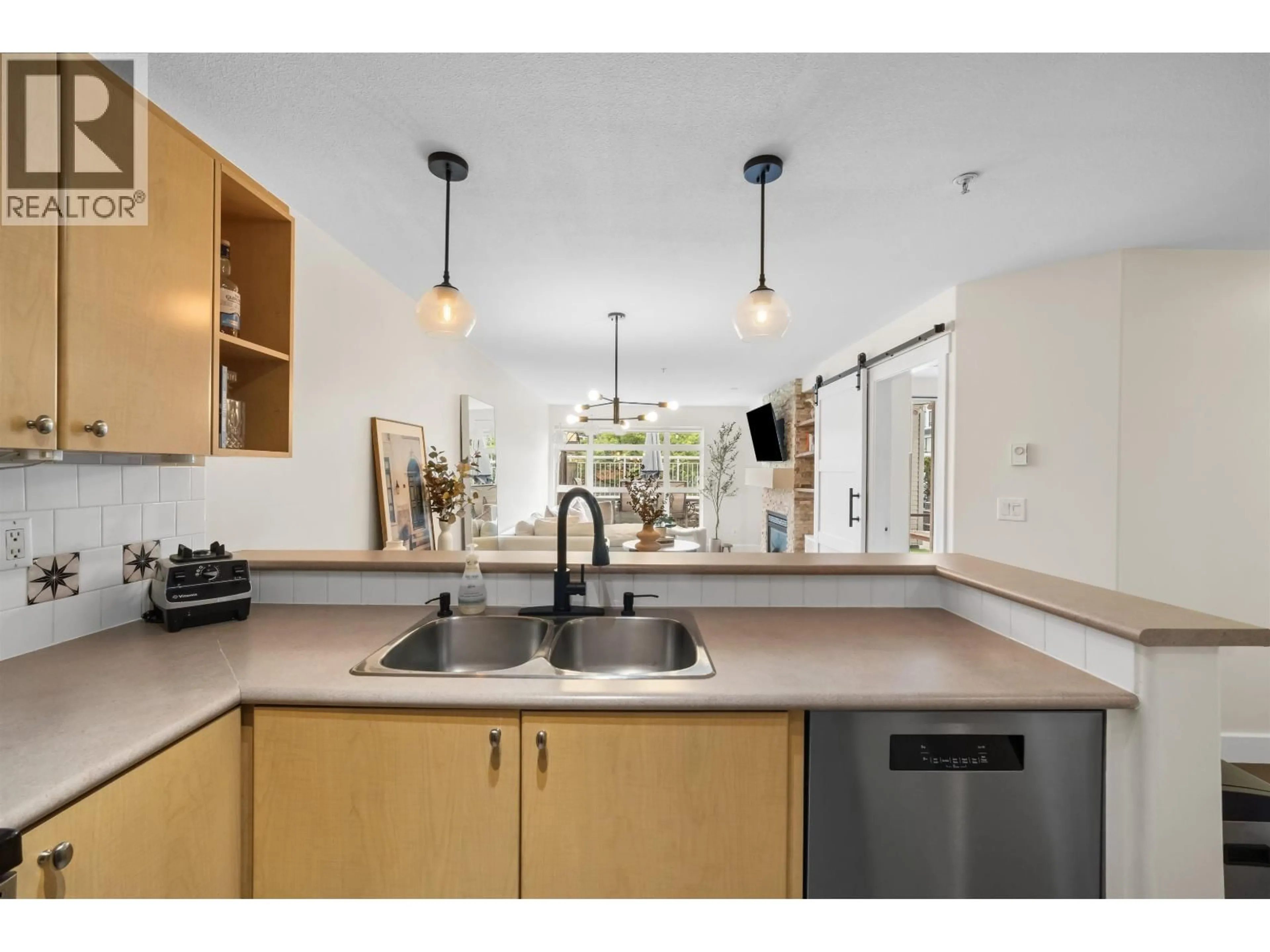 Open concept kitchen, unknown for 229 - 3122 ST JOHNS STREET, Port Moody British Columbia V3H5C8