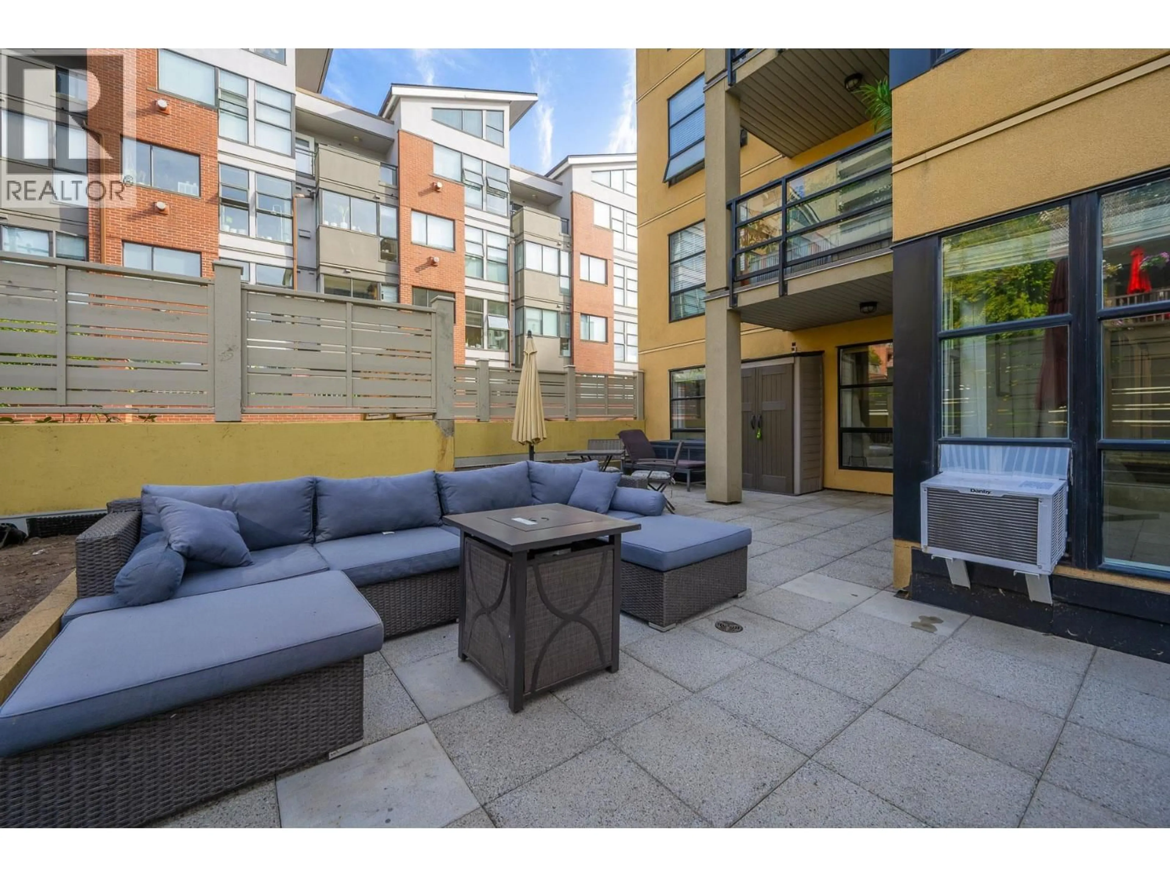 Patio, street for 204 - 124 3RD STREET, North Vancouver British Columbia V7M1E8