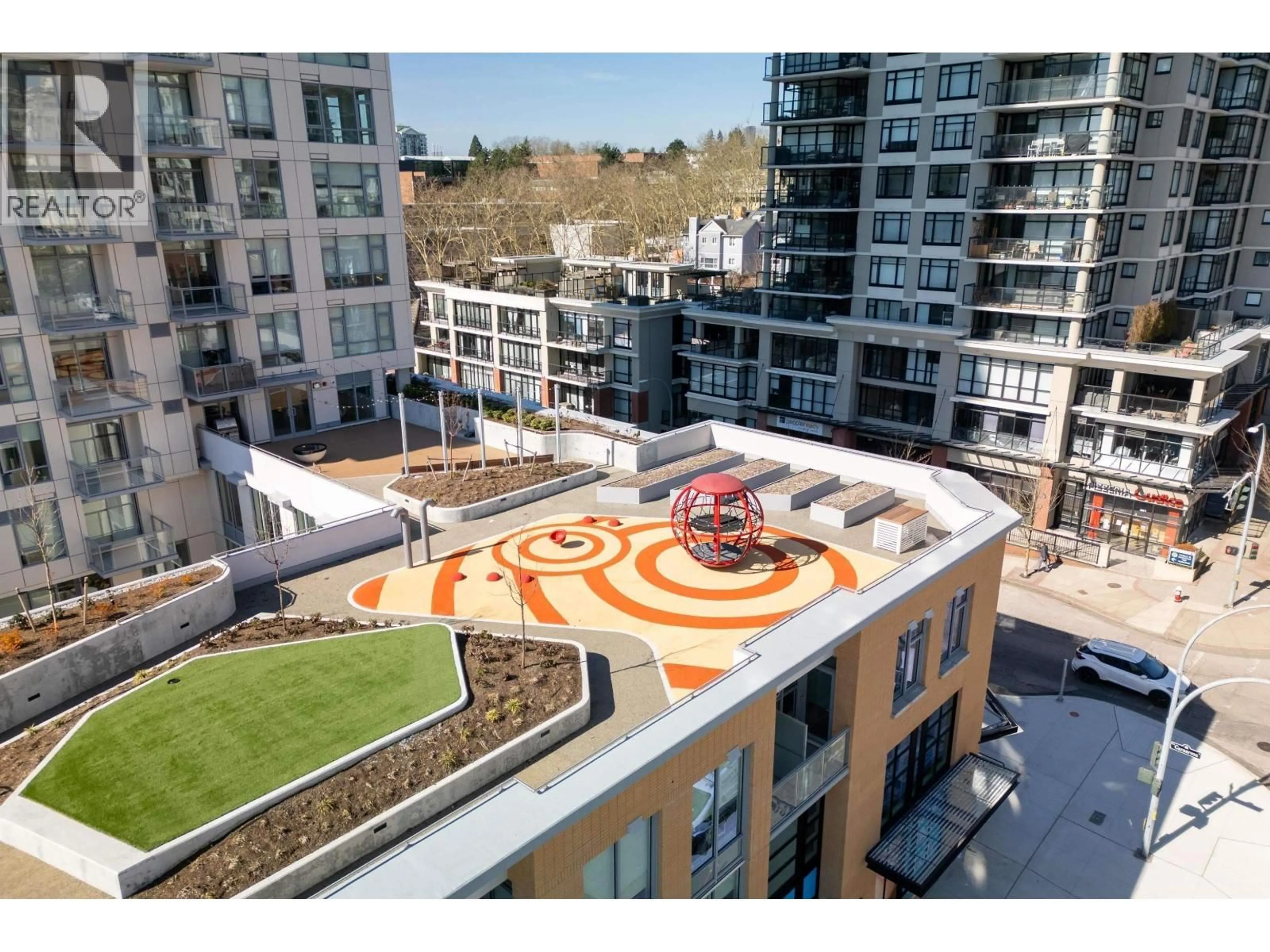 A pic from outside/outdoor area/front of a property/back of a property/a pic from drone, city buildings view from balcony for 420 - 618 CARNARVON STREET, New Westminster British Columbia V3M0N9