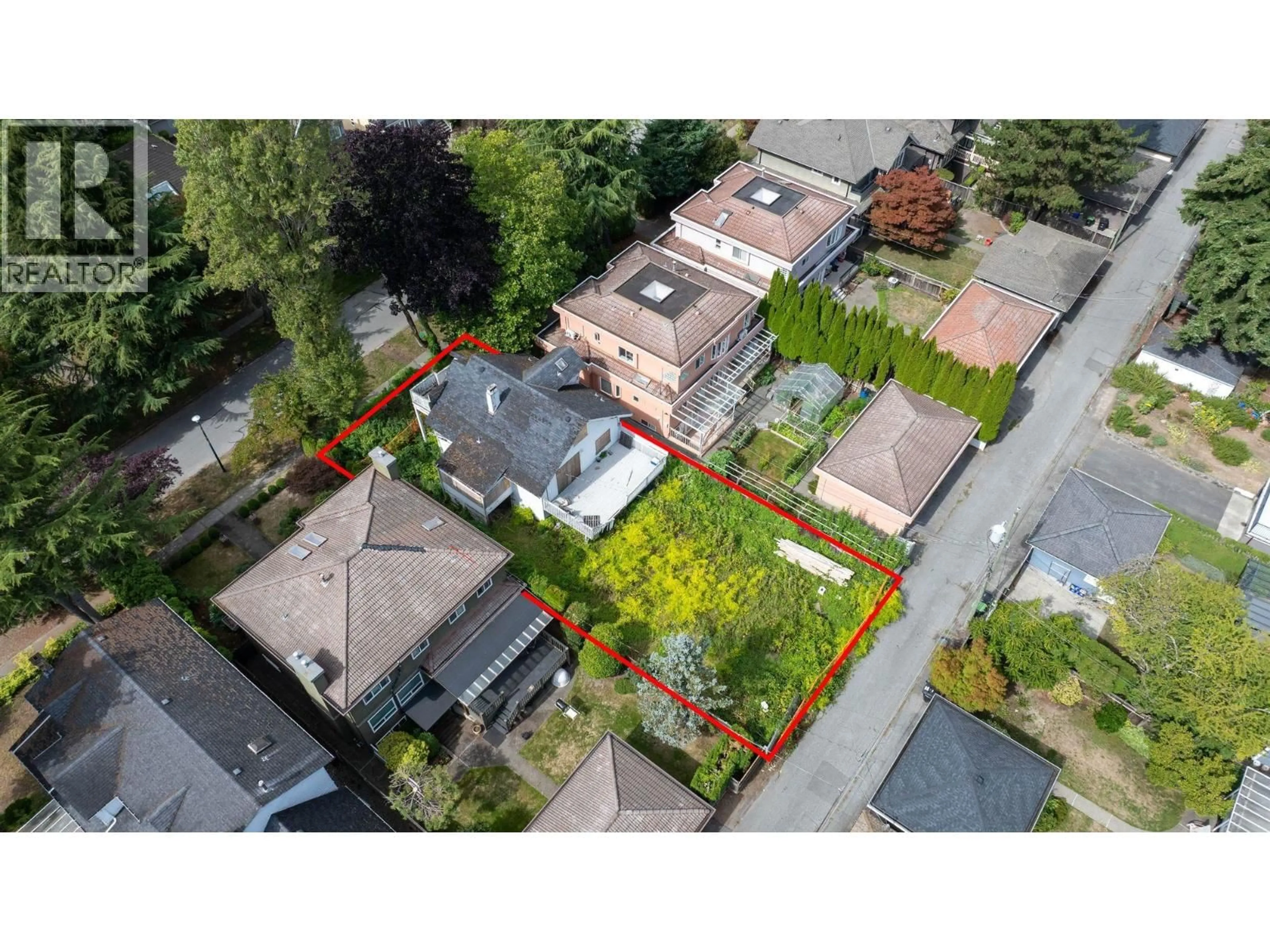 A pic from outside/outdoor area/front of a property/back of a property/a pic from drone, street for 6568 CYPRESS STREET, Vancouver British Columbia V6P5L6