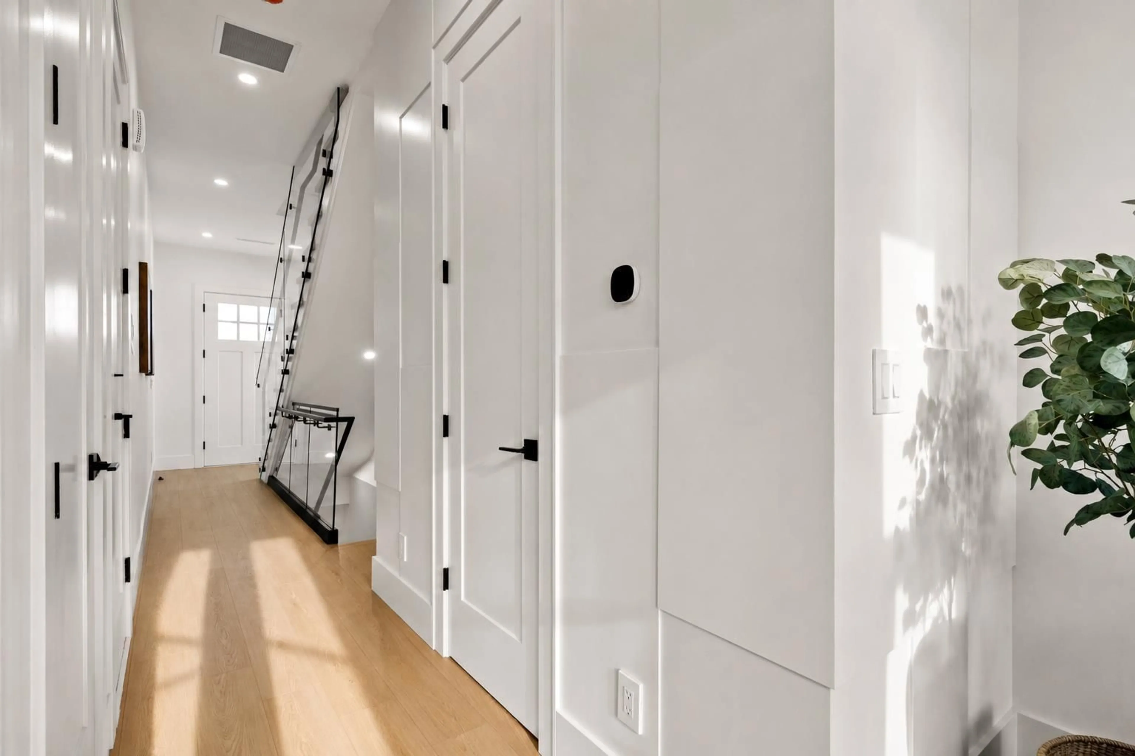 Indoor entryway for 11488 92 AVENUE, Delta British Columbia V4C3K7