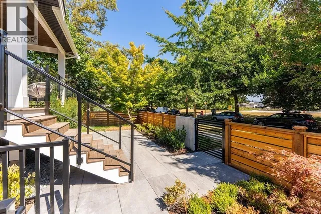 3233 PENTICTON STREET, Vancouver 2
