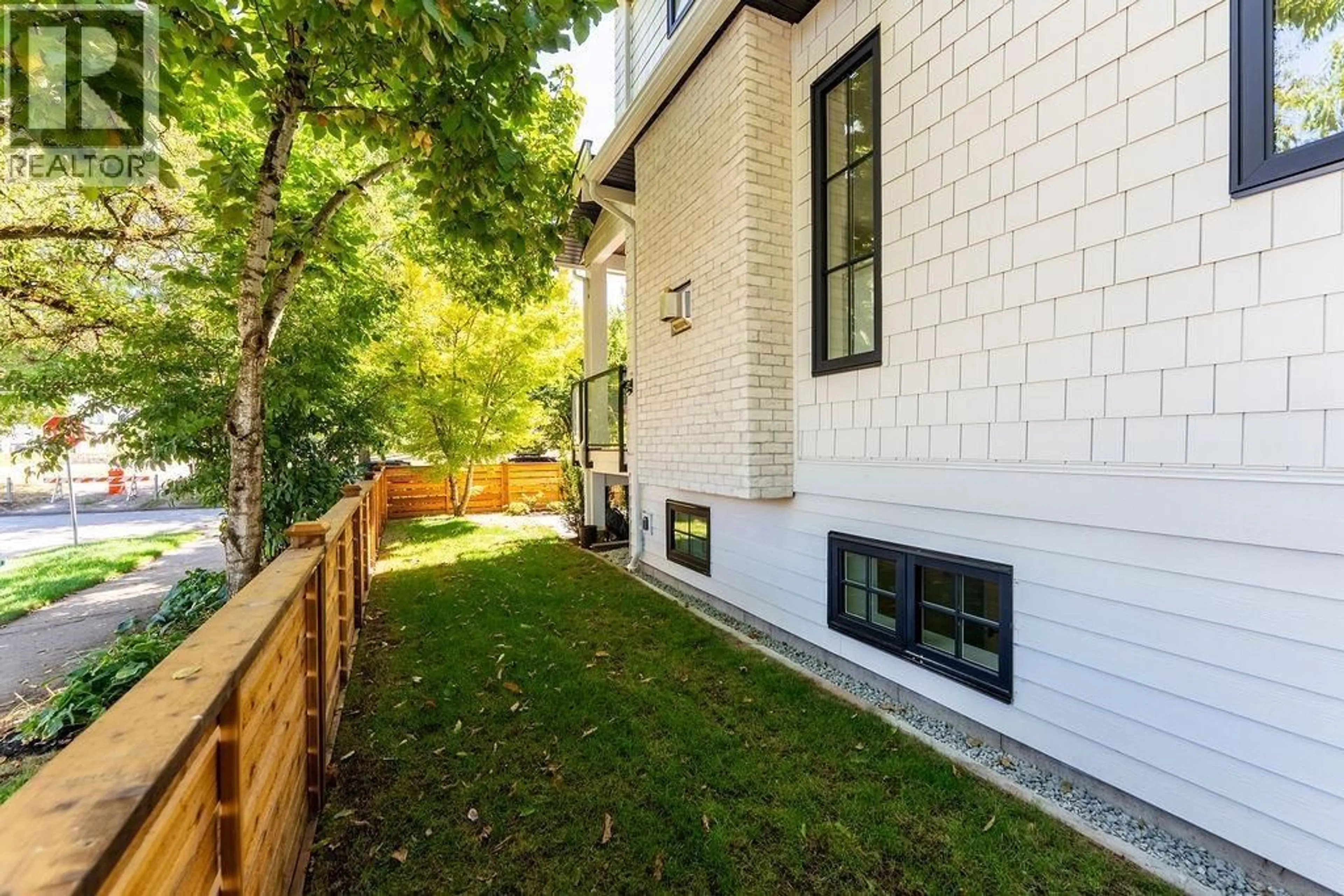Patio, street for 3233 PENTICTON STREET, Vancouver British Columbia V5M3C7