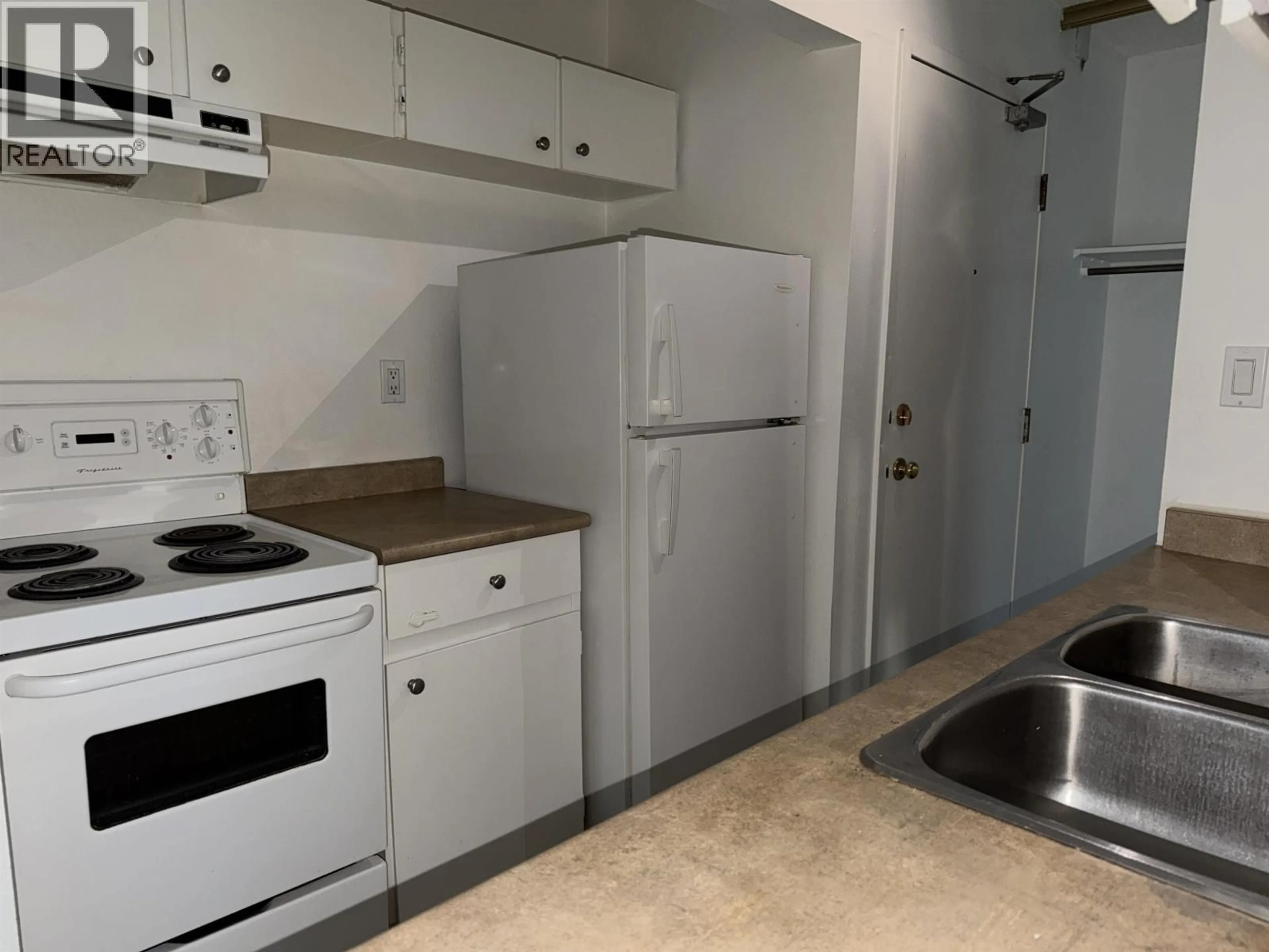 Standard kitchen, unknown for 211 - 282 BROADWAY AVENUE, Williams Lake British Columbia V2G4J8