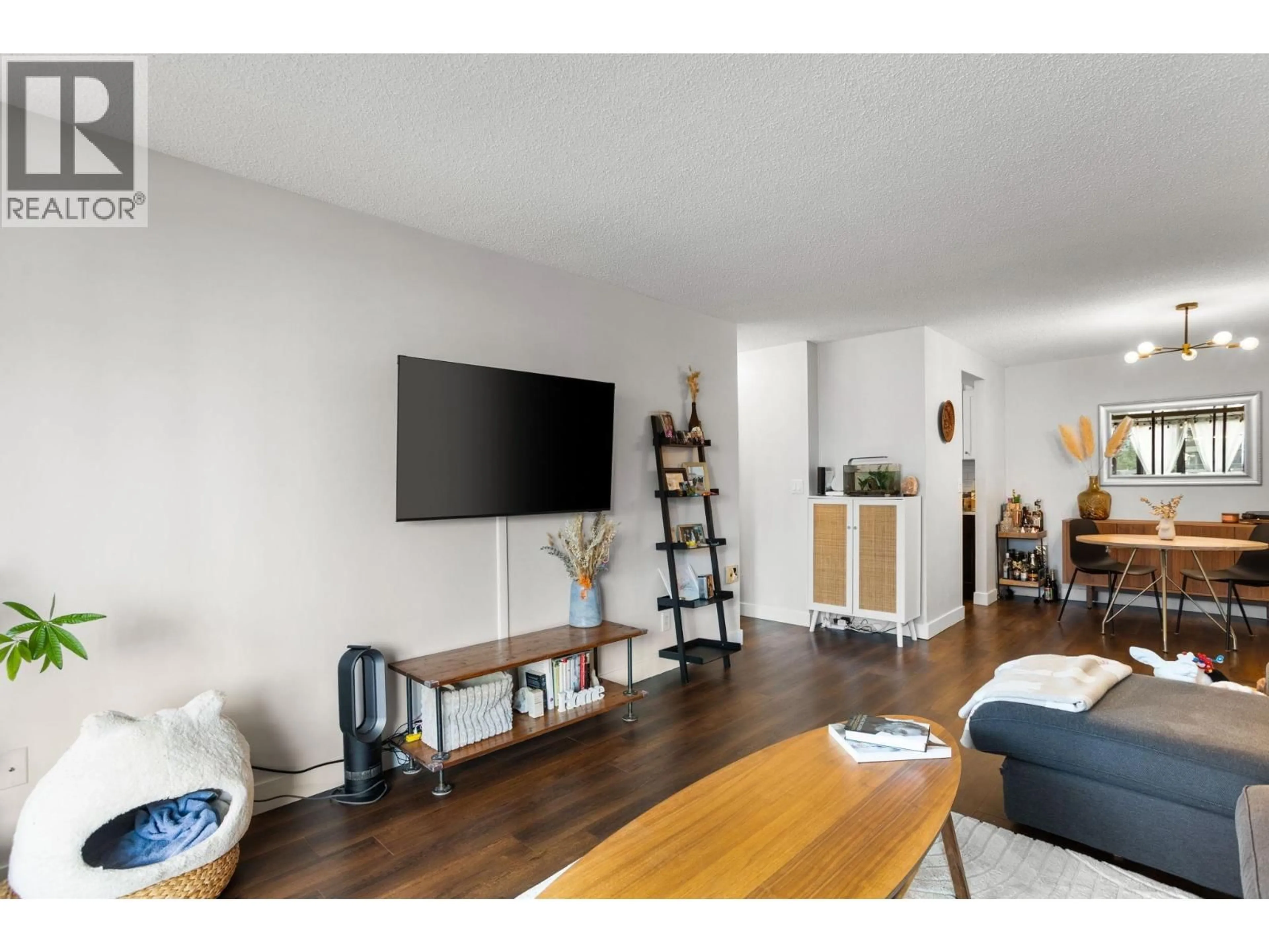 Living room with furniture, wood/laminate floor for 906 - 2020 BELLWOOD AVENUE, Burnaby British Columbia V5B4P8