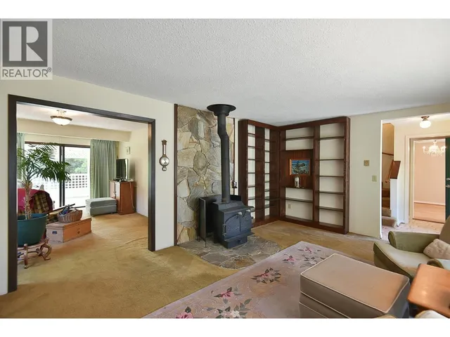 5749 SURF CIRCLE, Sechelt 3