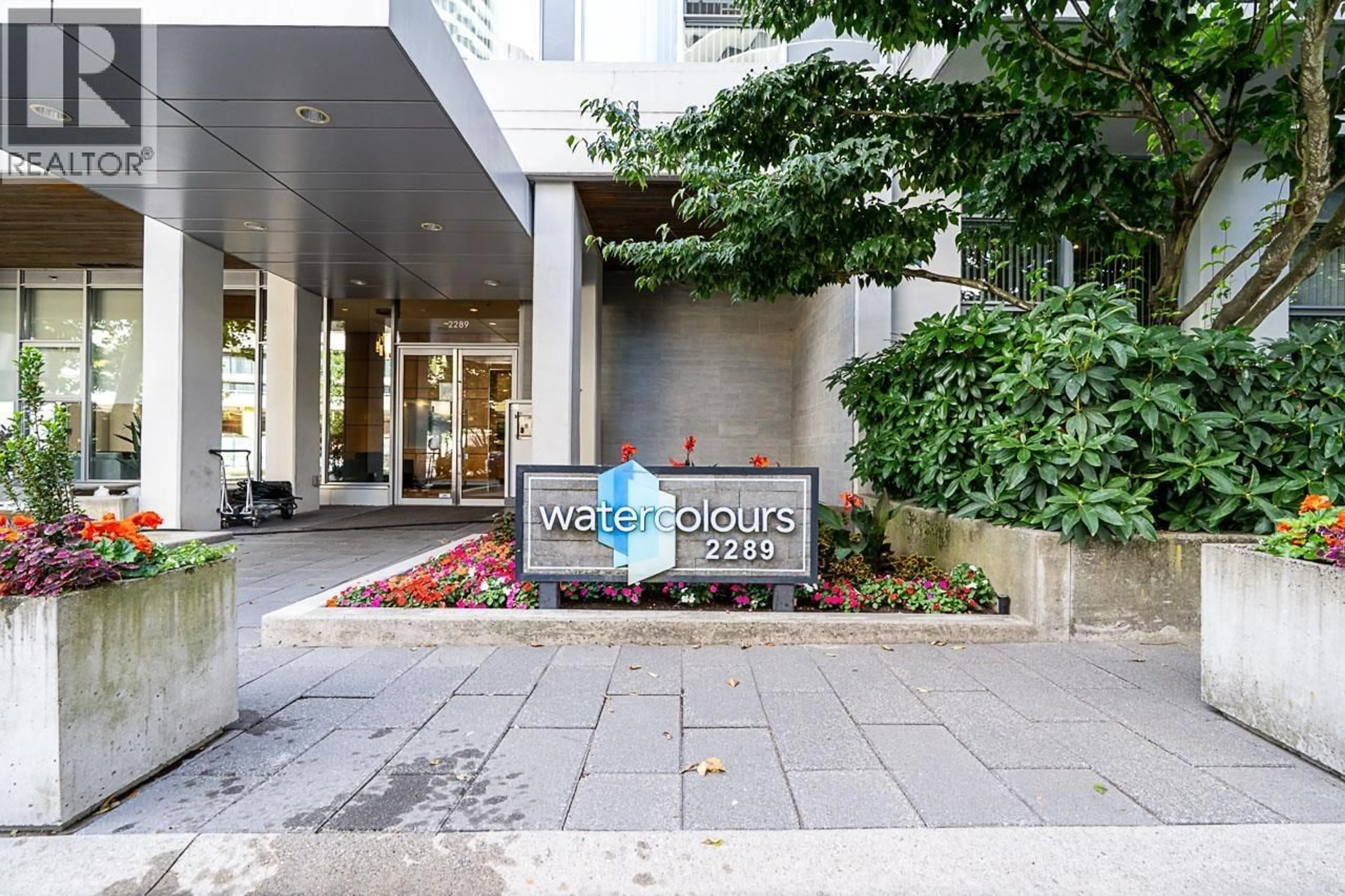 Indoor foyer for 2708 - 2289 YUKON CRESCENT, Burnaby British Columbia V5C0B2