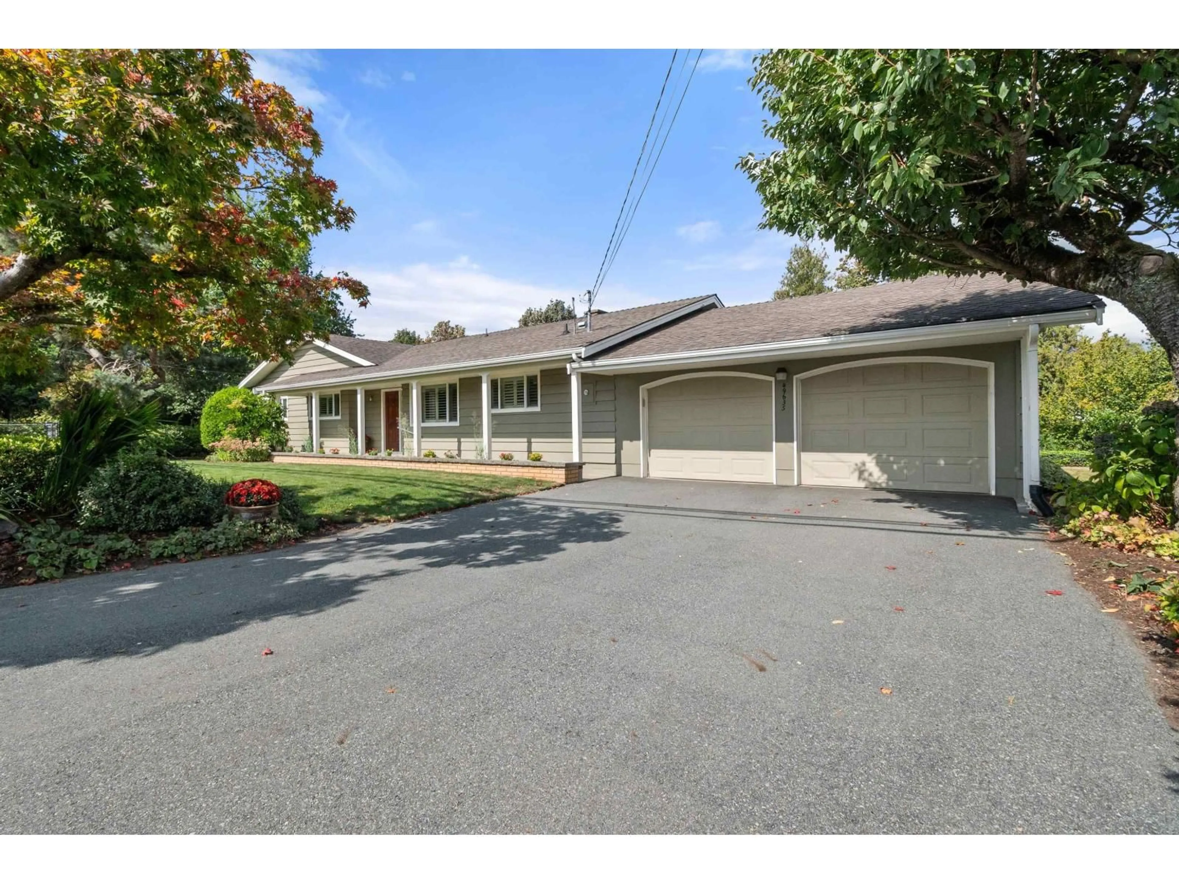 A pic from outside/outdoor area/front of a property/back of a property/a pic from drone, street for 49635 YALE ROAD, Chilliwack British Columbia V4Z0B3