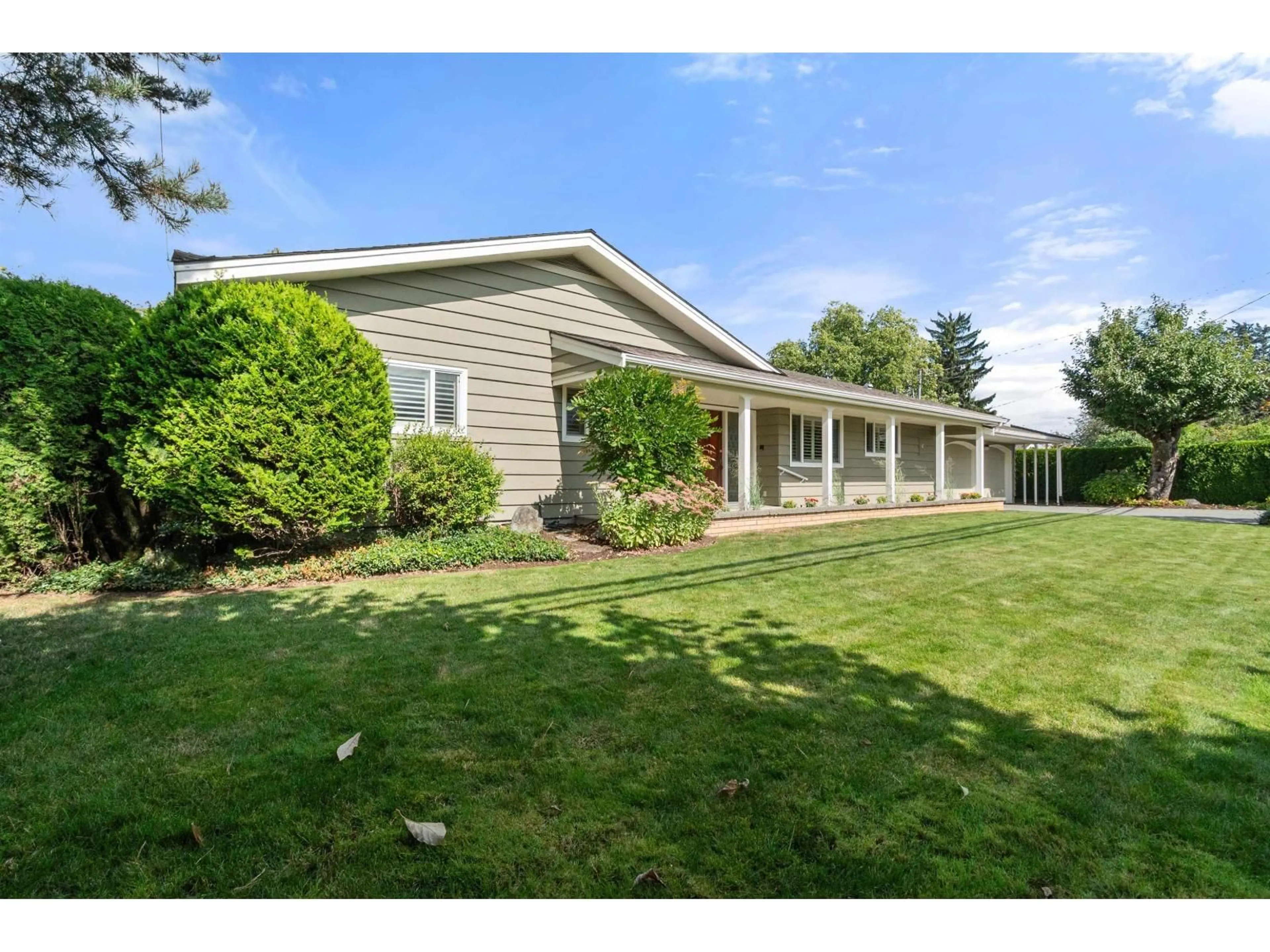 A pic from outside/outdoor area/front of a property/back of a property/a pic from drone, unknown for 49635 YALE ROAD, Chilliwack British Columbia V4Z0B3