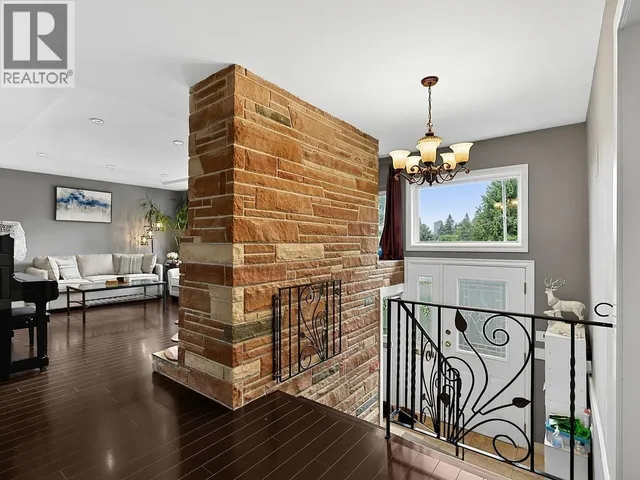 937 KINSAC STREET, Coquitlam 2