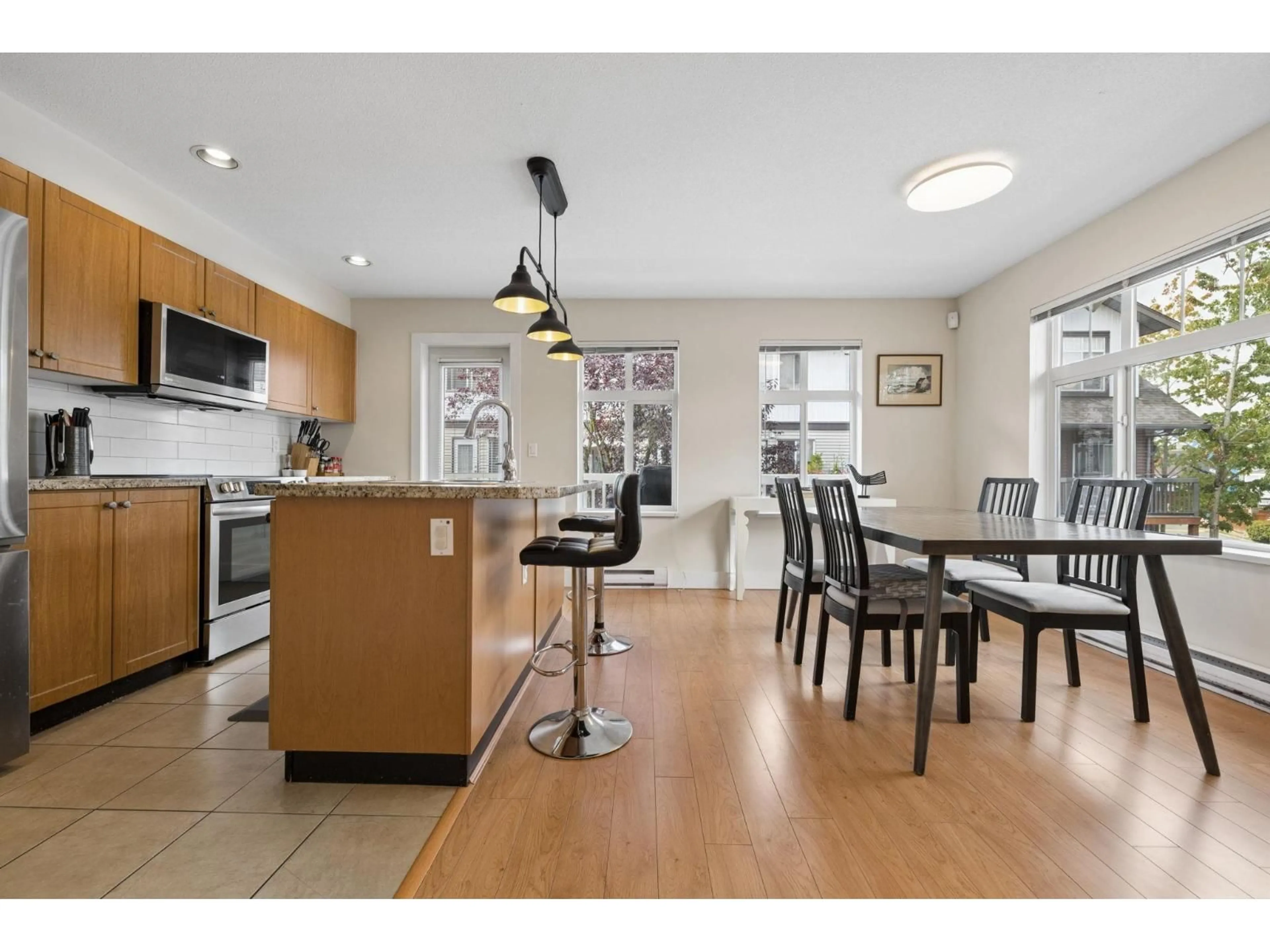Open concept kitchen, unknown for 119 - 16177 83 AVENUE, Surrey British Columbia V4N5T3