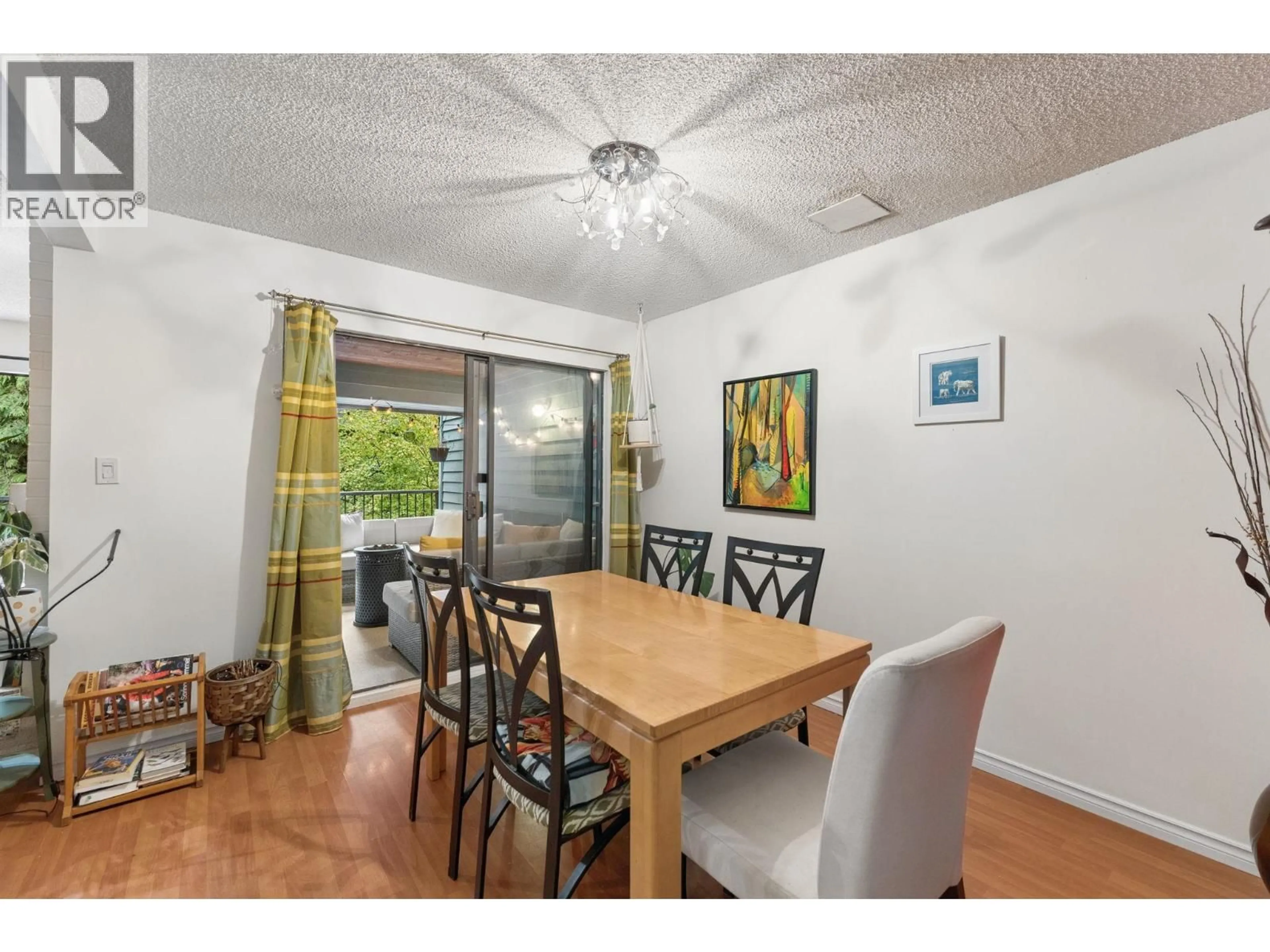 Dining room, wood/laminate floor for 834 HENDECOURT ROAD, North Vancouver British Columbia V7K2Y2