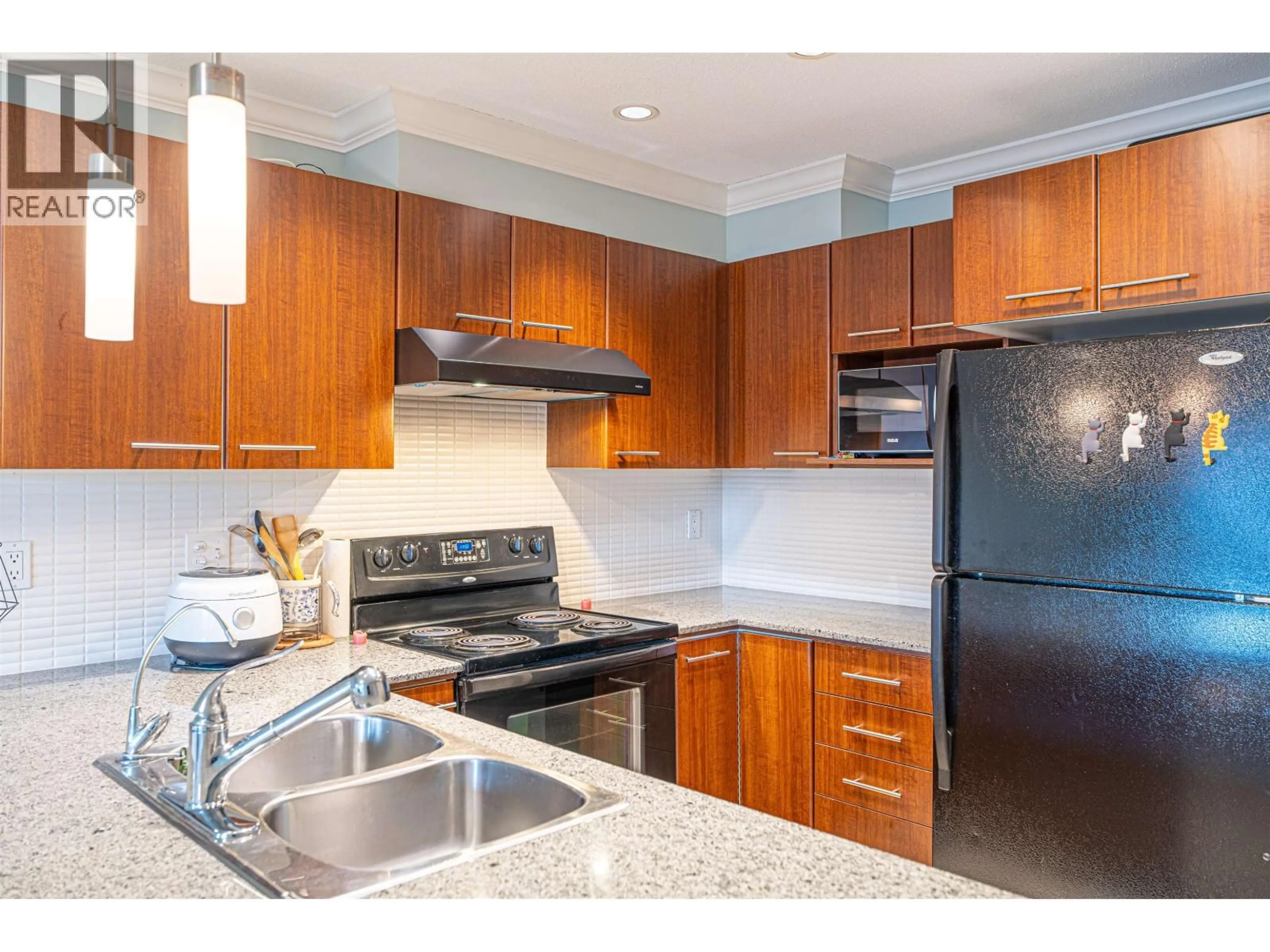 Standard kitchen, wood/laminate floor for 303 - 4799 BRENTWOOD DRIVE, Burnaby British Columbia V5C0C4