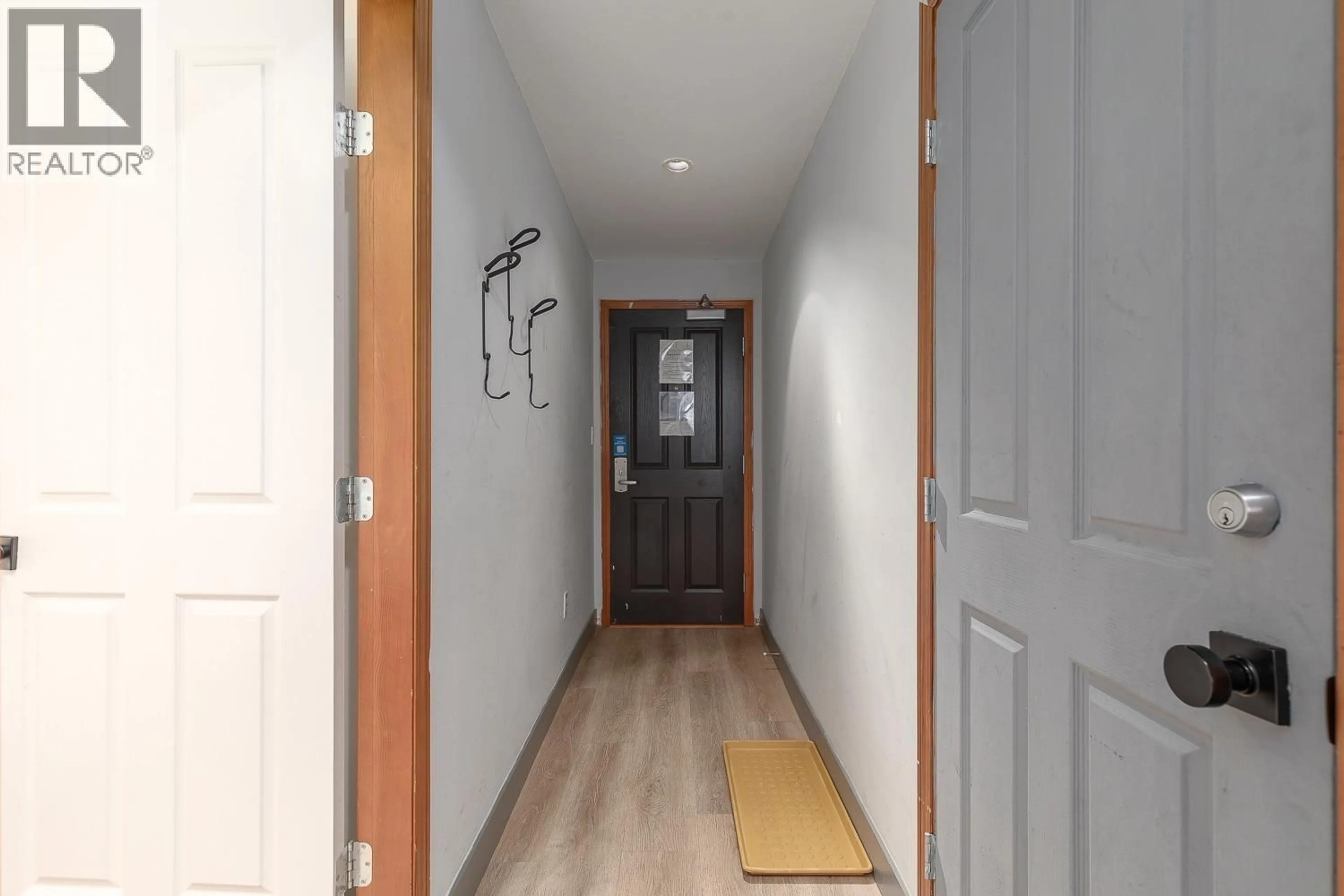 Indoor foyer for 327 - 4369 MAIN STREET, Whistler British Columbia V8E1B7
