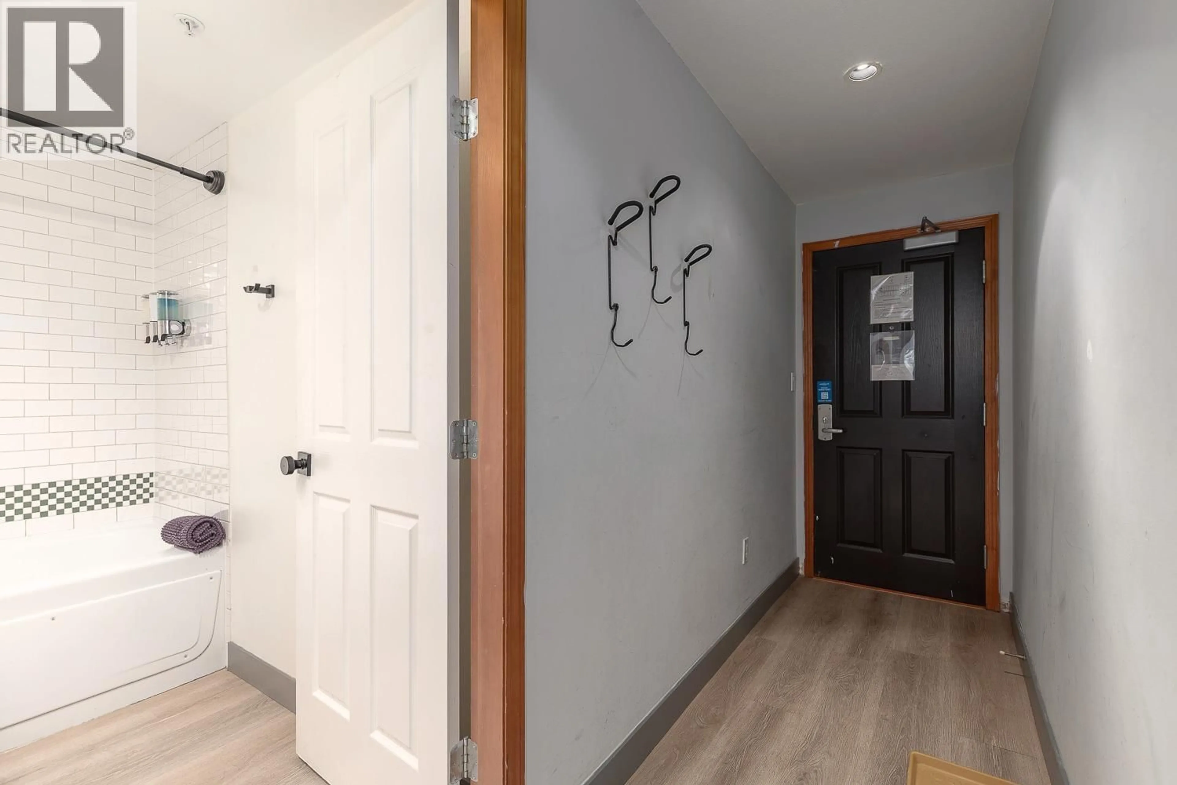 Indoor entryway for 327 - 4369 MAIN STREET, Whistler British Columbia V8E1B7